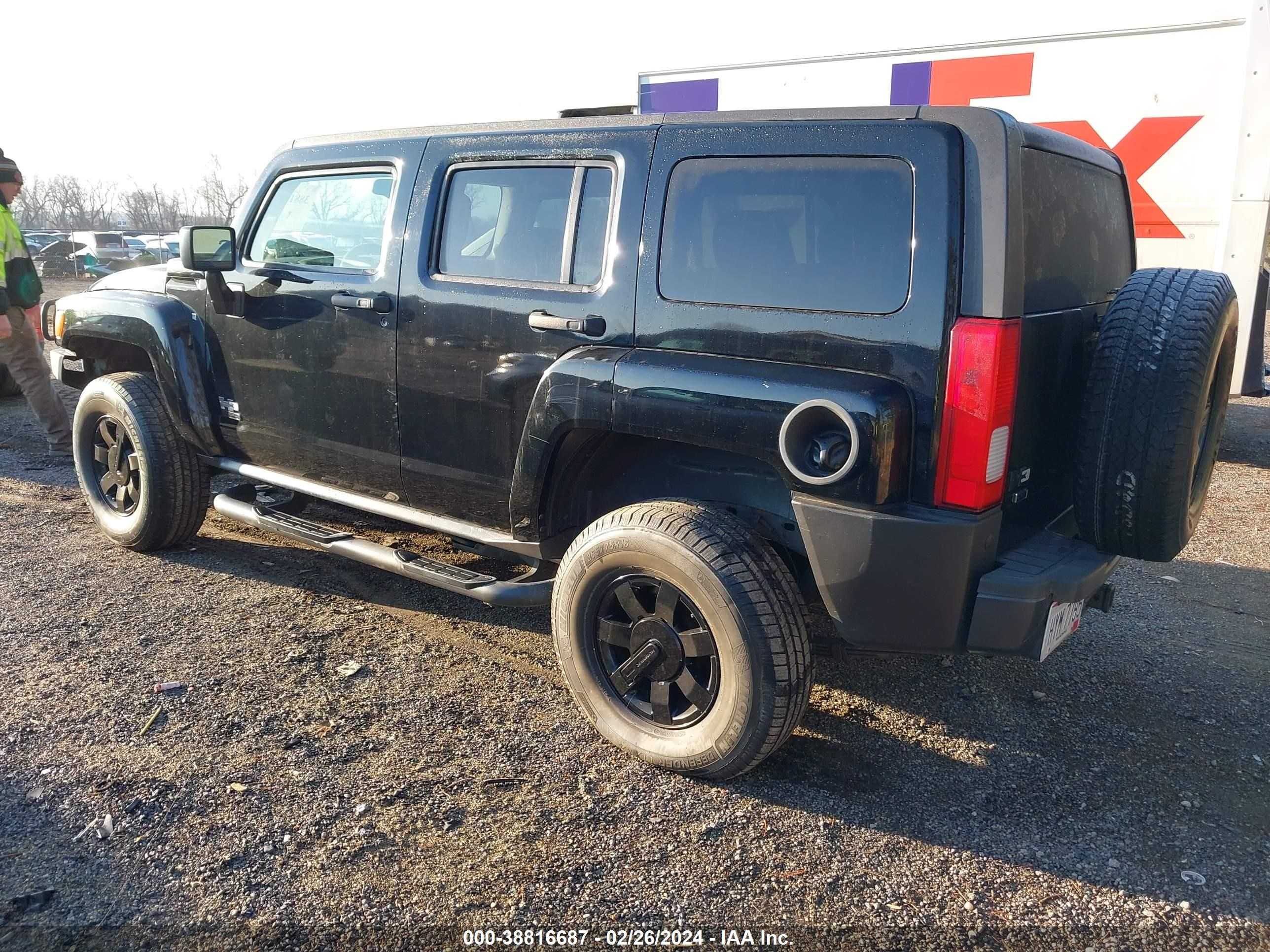 Photo 2 VIN: 5GTDN13E478240849 - HUMMER H3 