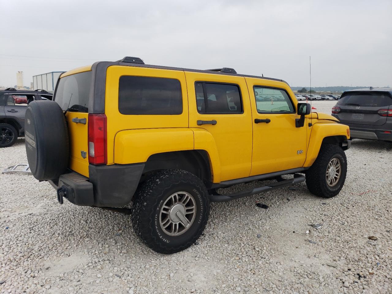 Photo 2 VIN: 5GTDN13E578151999 - HUMMER H3 