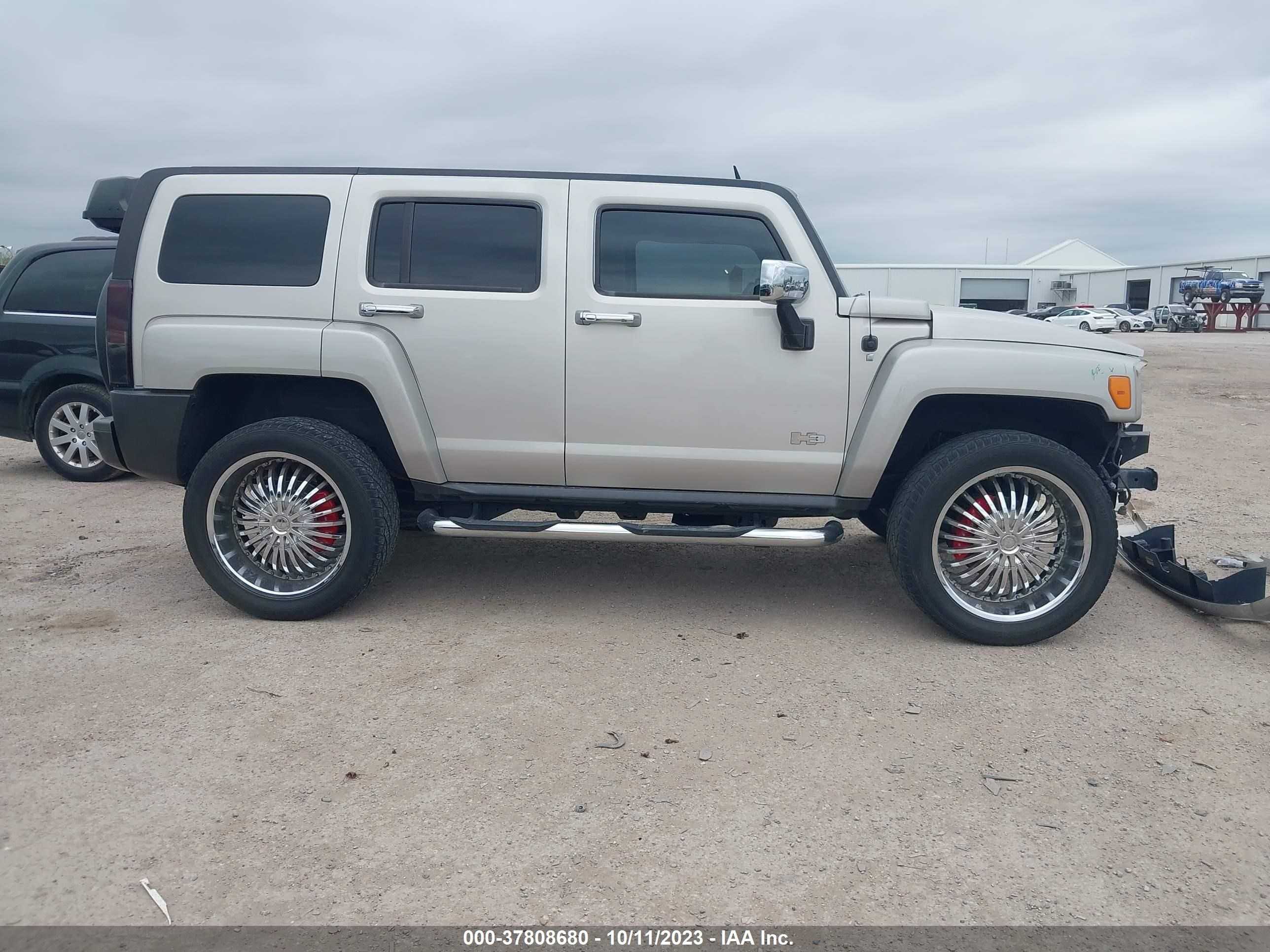 Photo 13 VIN: 5GTDN13E578153025 - HUMMER H3 