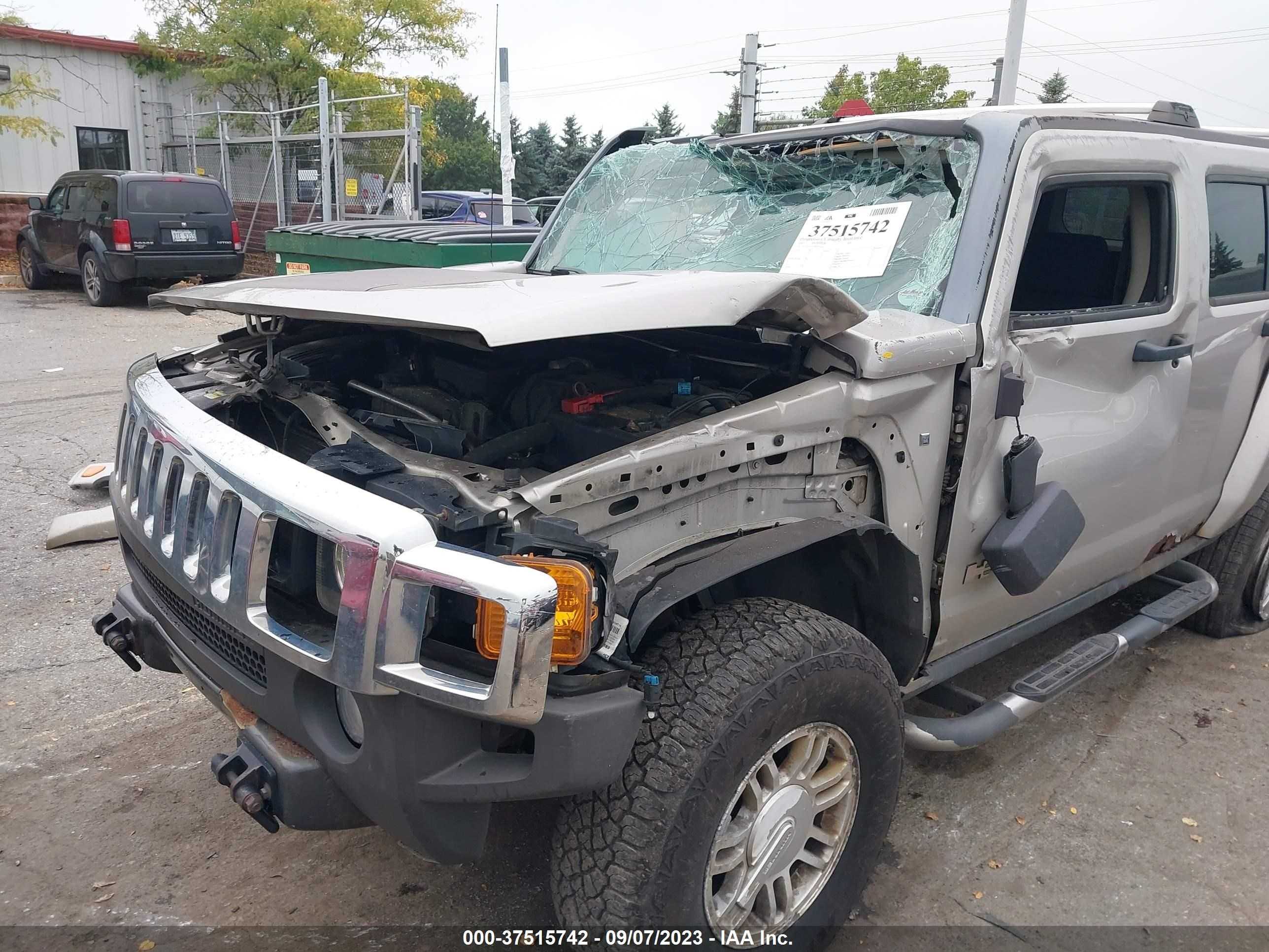 Photo 5 VIN: 5GTDN13E578163456 - HUMMER H3 