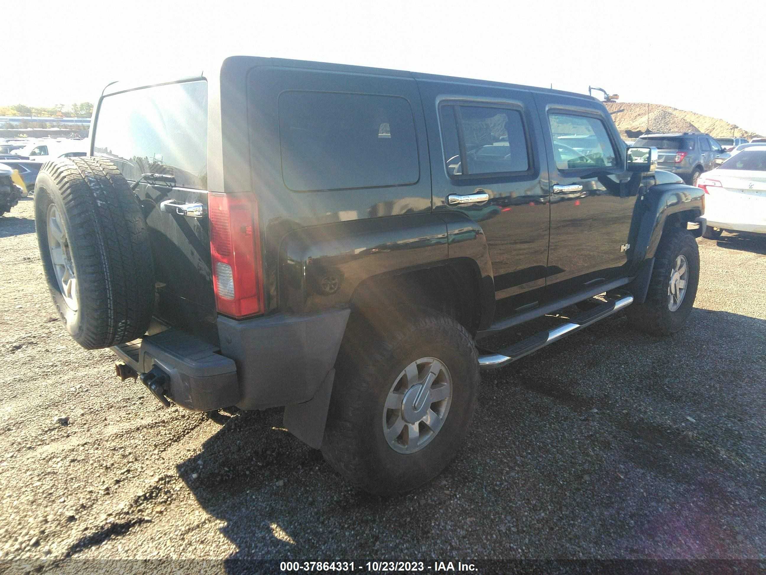 Photo 3 VIN: 5GTDN13E678129123 - HUMMER H3 