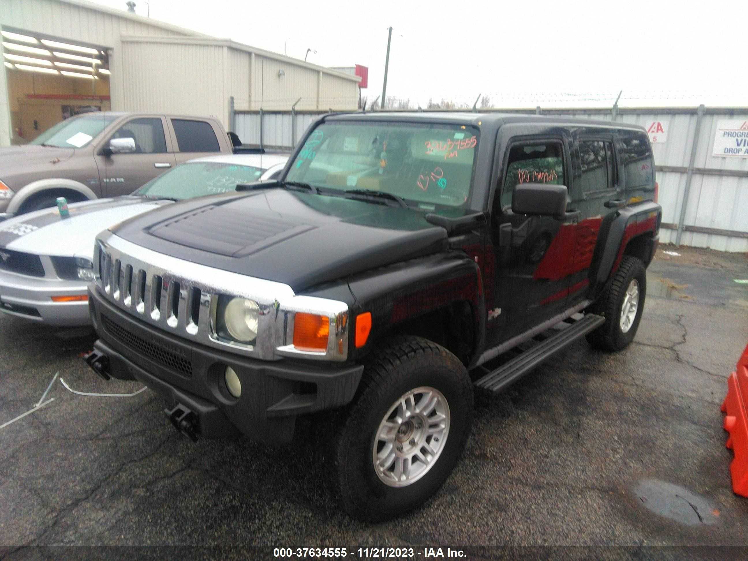 Photo 1 VIN: 5GTDN13E678181657 - HUMMER H3 