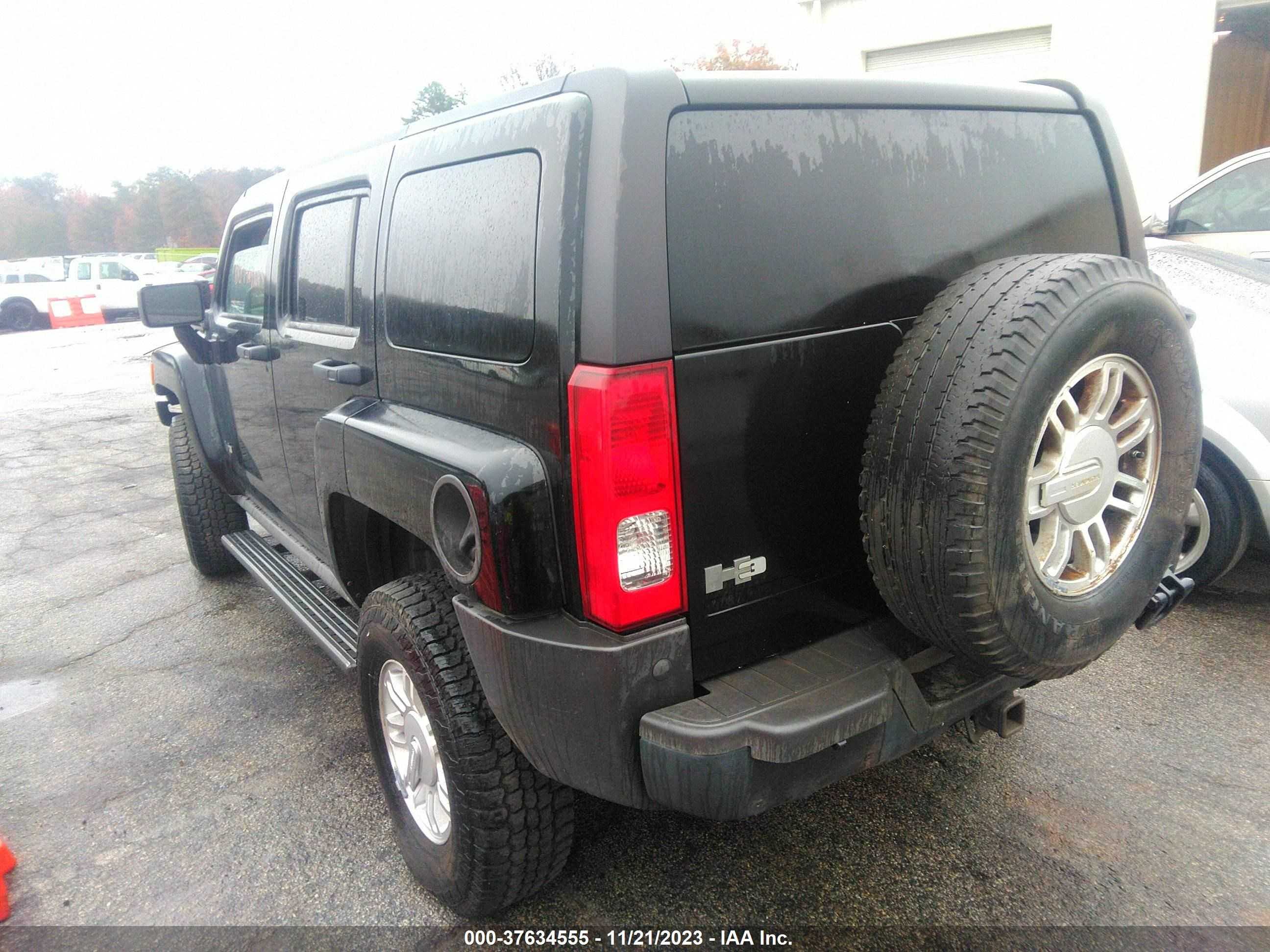 Photo 2 VIN: 5GTDN13E678181657 - HUMMER H3 