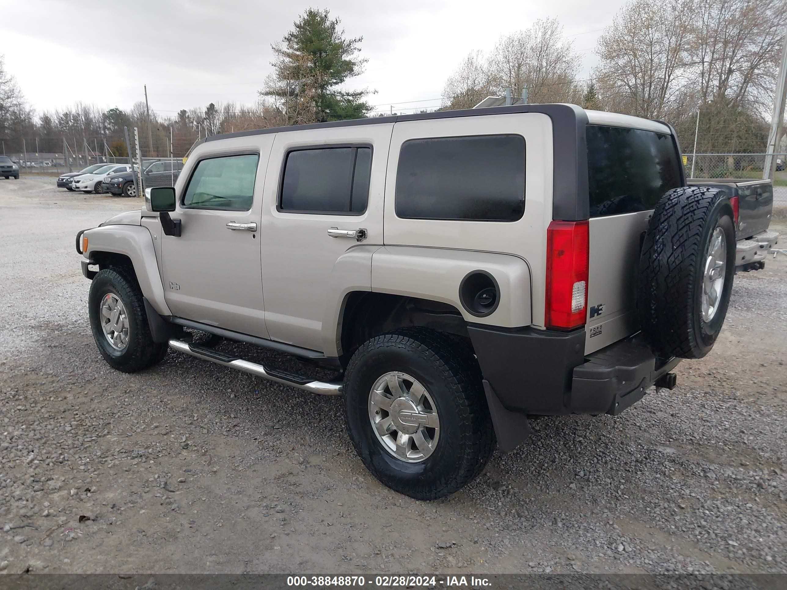 Photo 2 VIN: 5GTDN13E678196563 - HUMMER NULL 