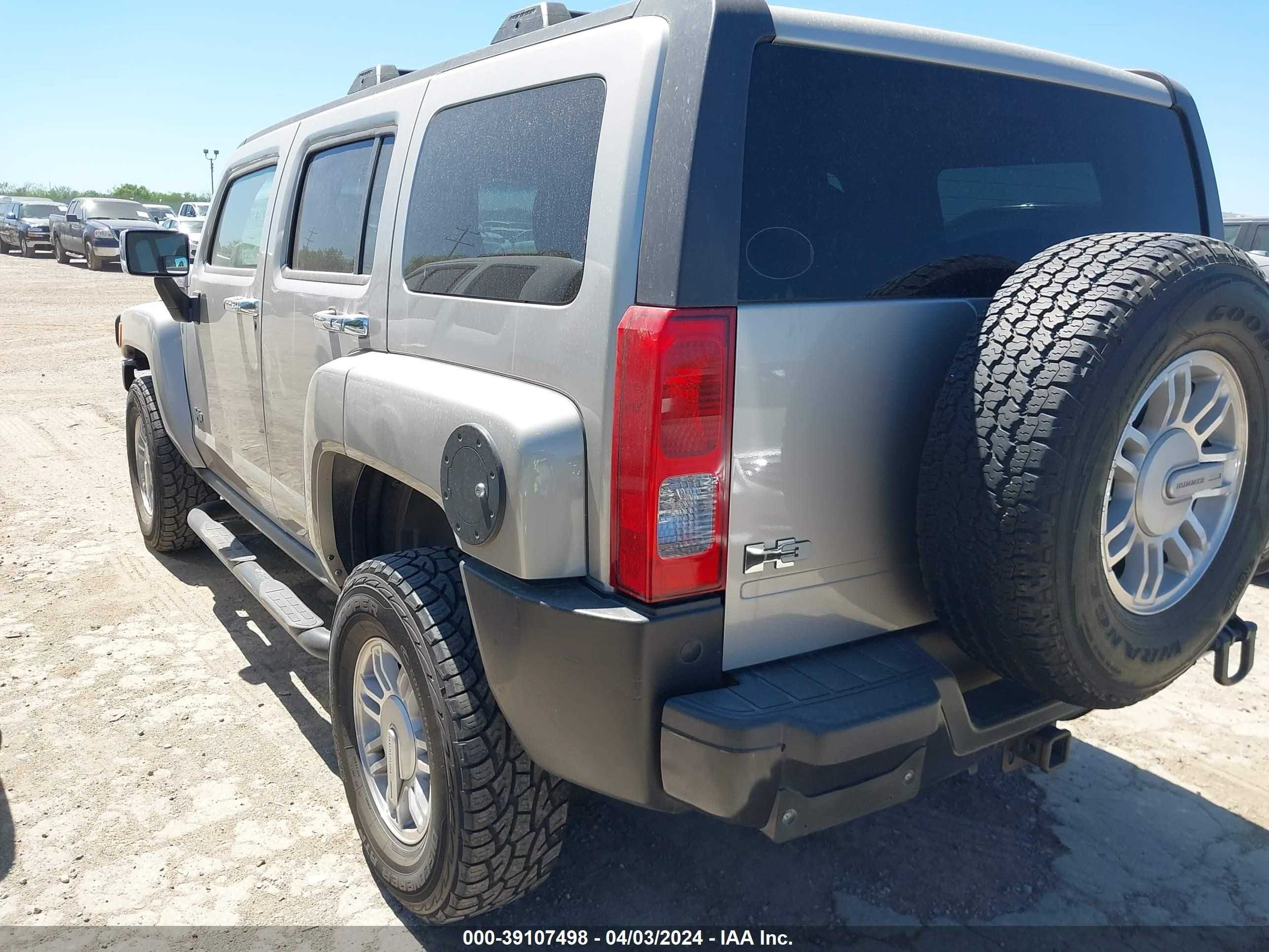 Photo 2 VIN: 5GTDN13E678214267 - HUMMER NULL 