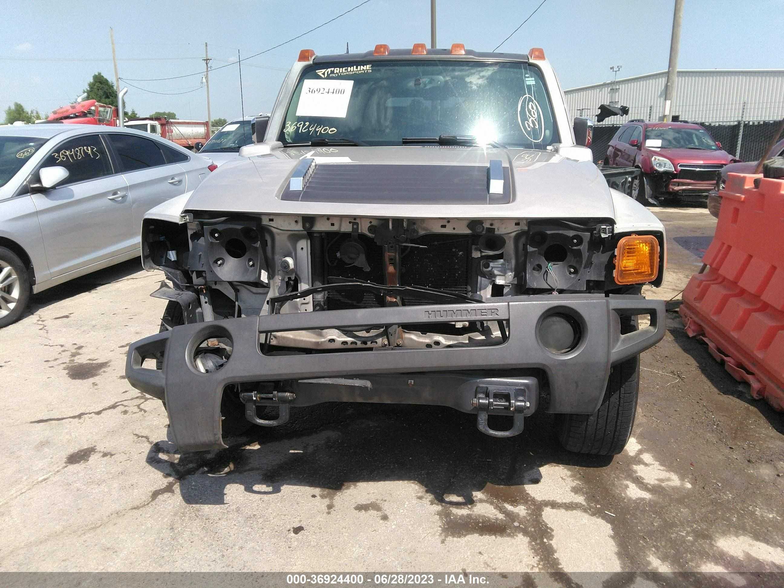 Photo 12 VIN: 5GTDN13E778244328 - HUMMER H3 