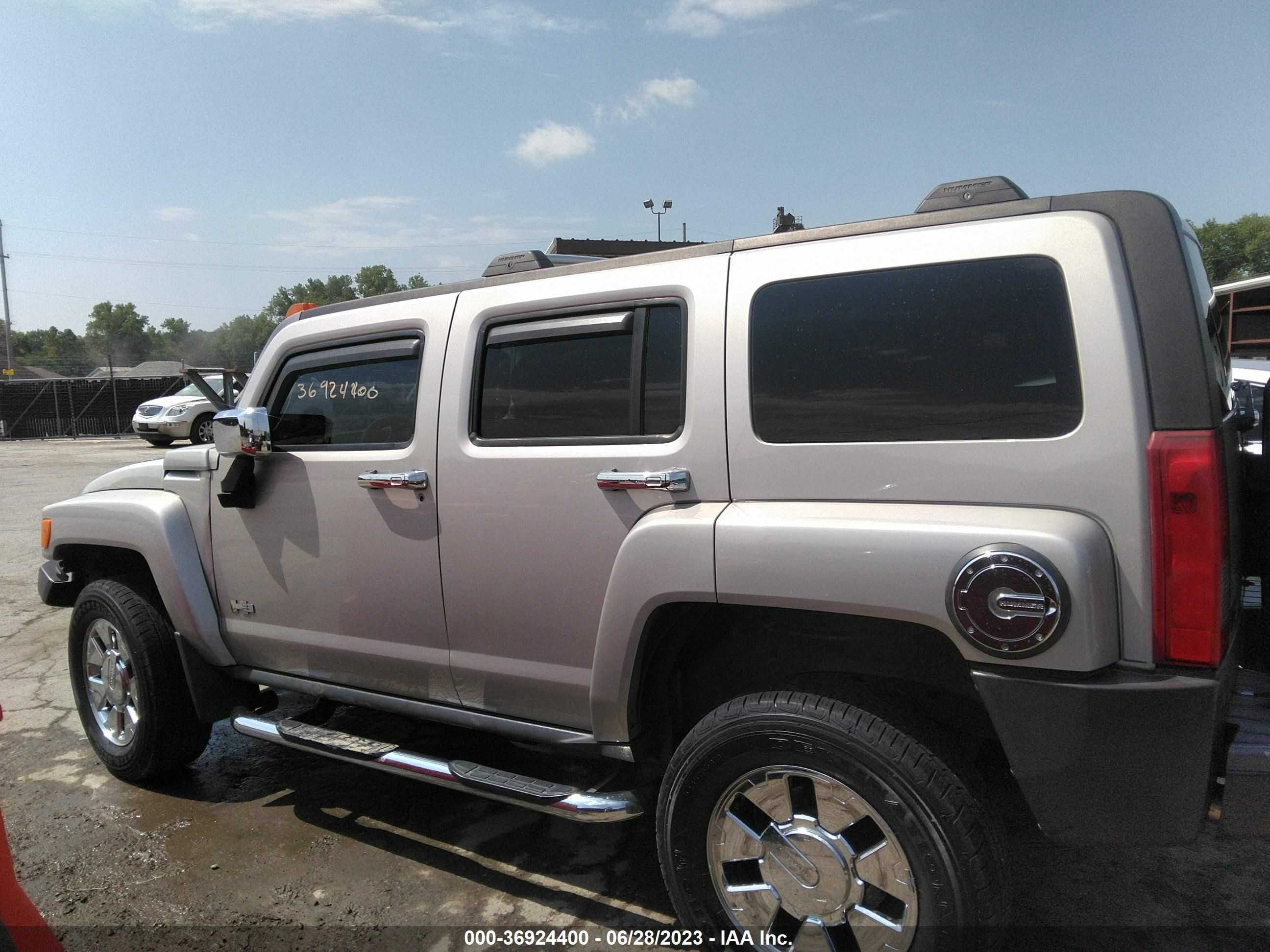 Photo 14 VIN: 5GTDN13E778244328 - HUMMER H3 