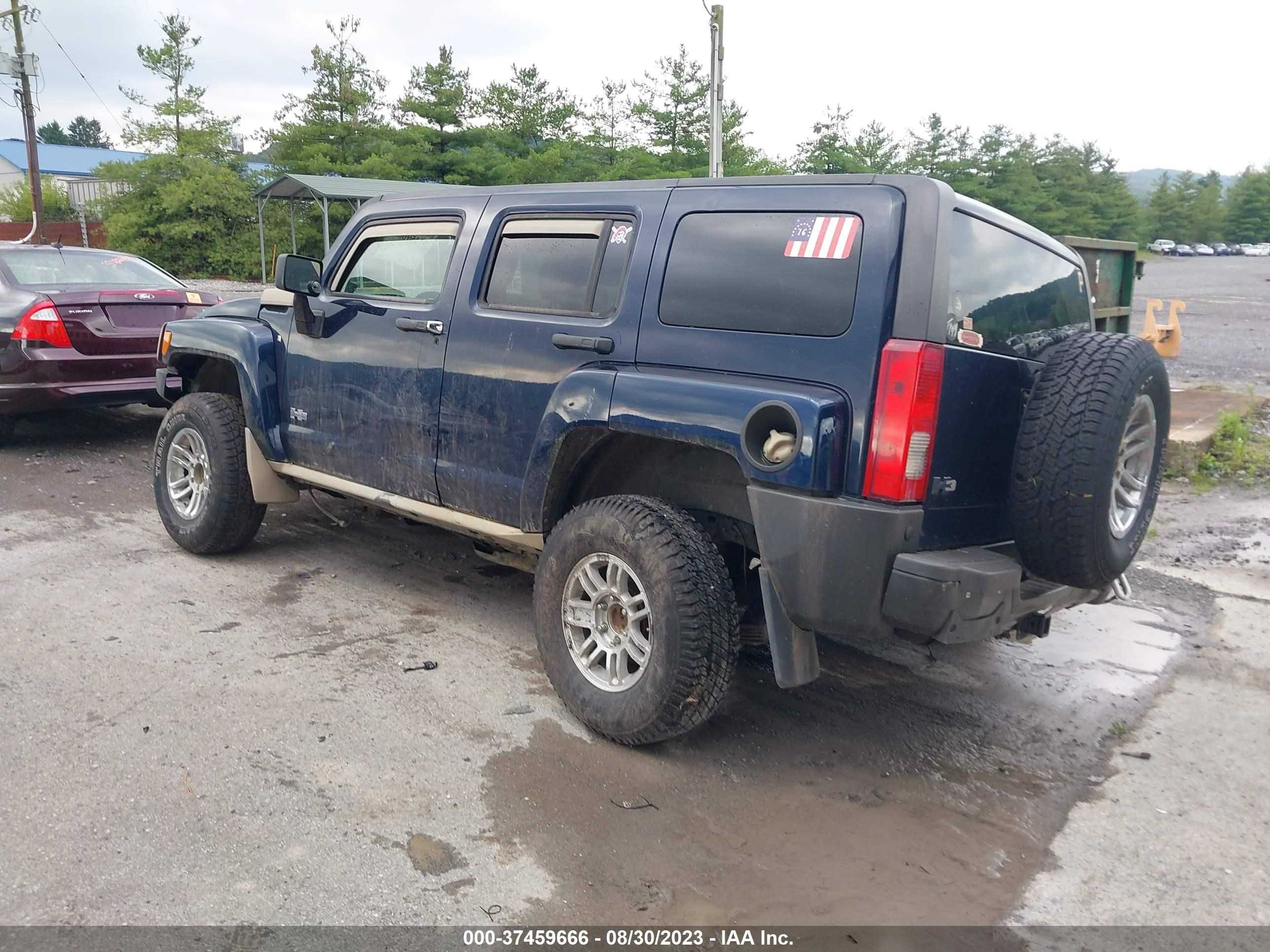 Photo 2 VIN: 5GTDN13E878146375 - HUMMER H3 