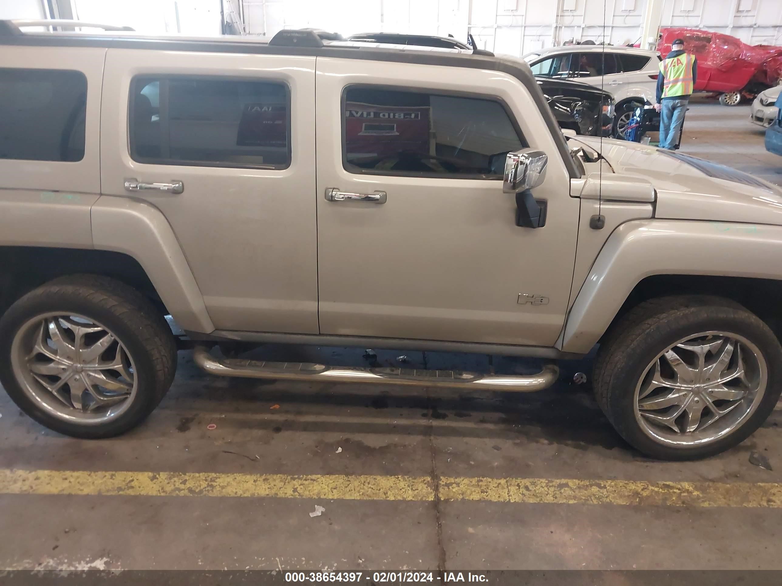 Photo 12 VIN: 5GTDN13E878256066 - HUMMER H3 