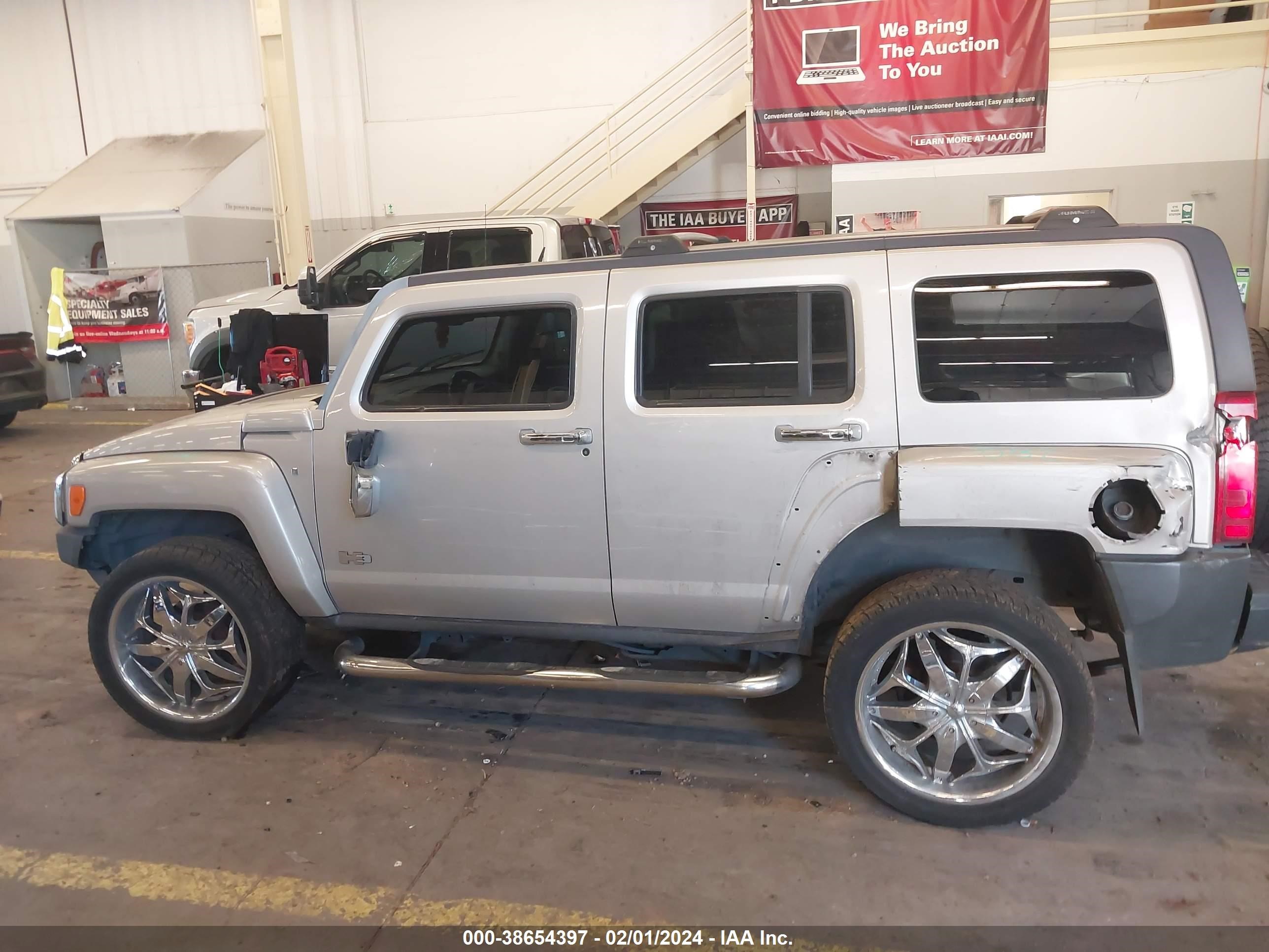 Photo 13 VIN: 5GTDN13E878256066 - HUMMER H3 