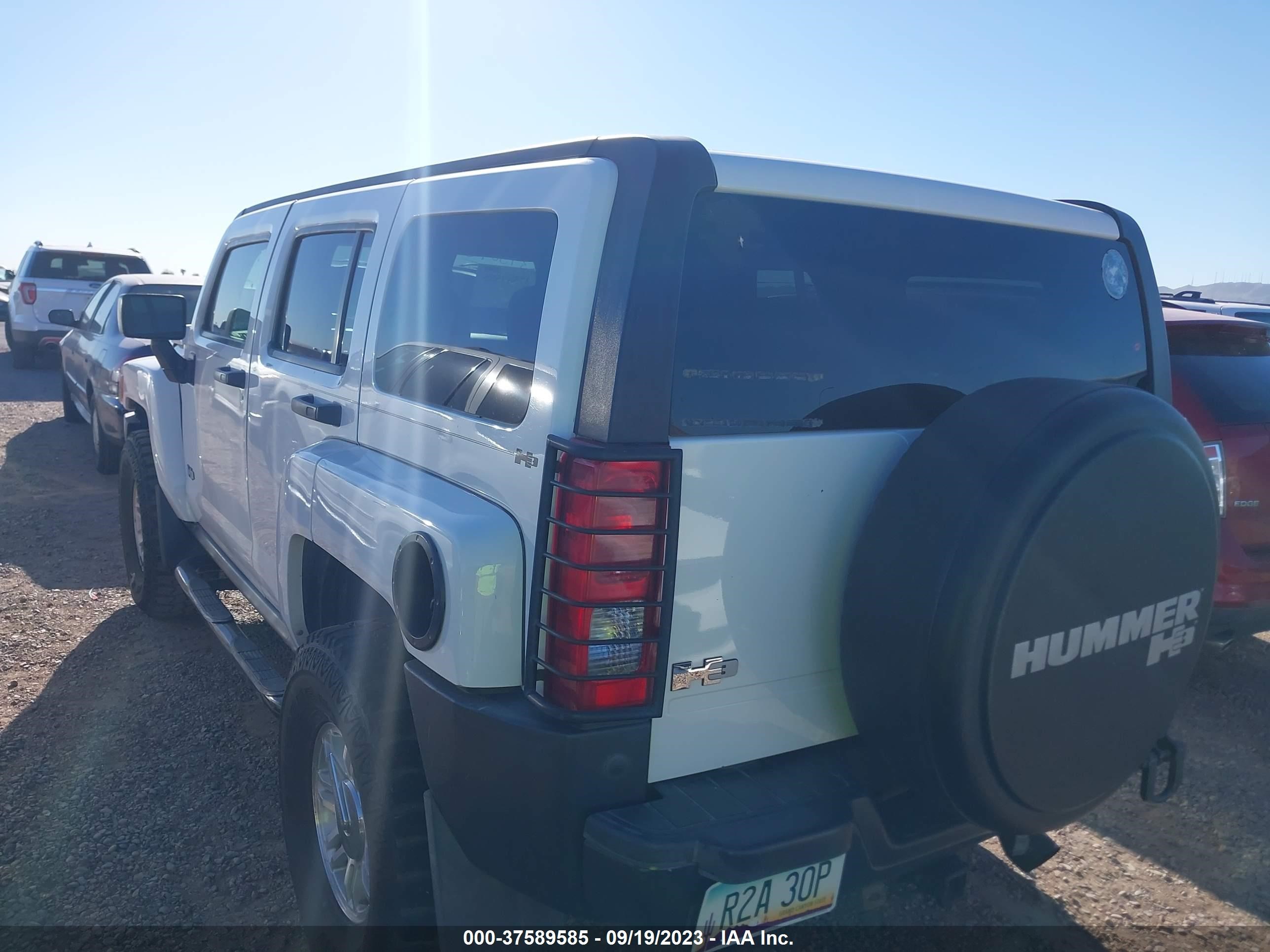 Photo 2 VIN: 5GTDN13E978165968 - HUMMER H3 