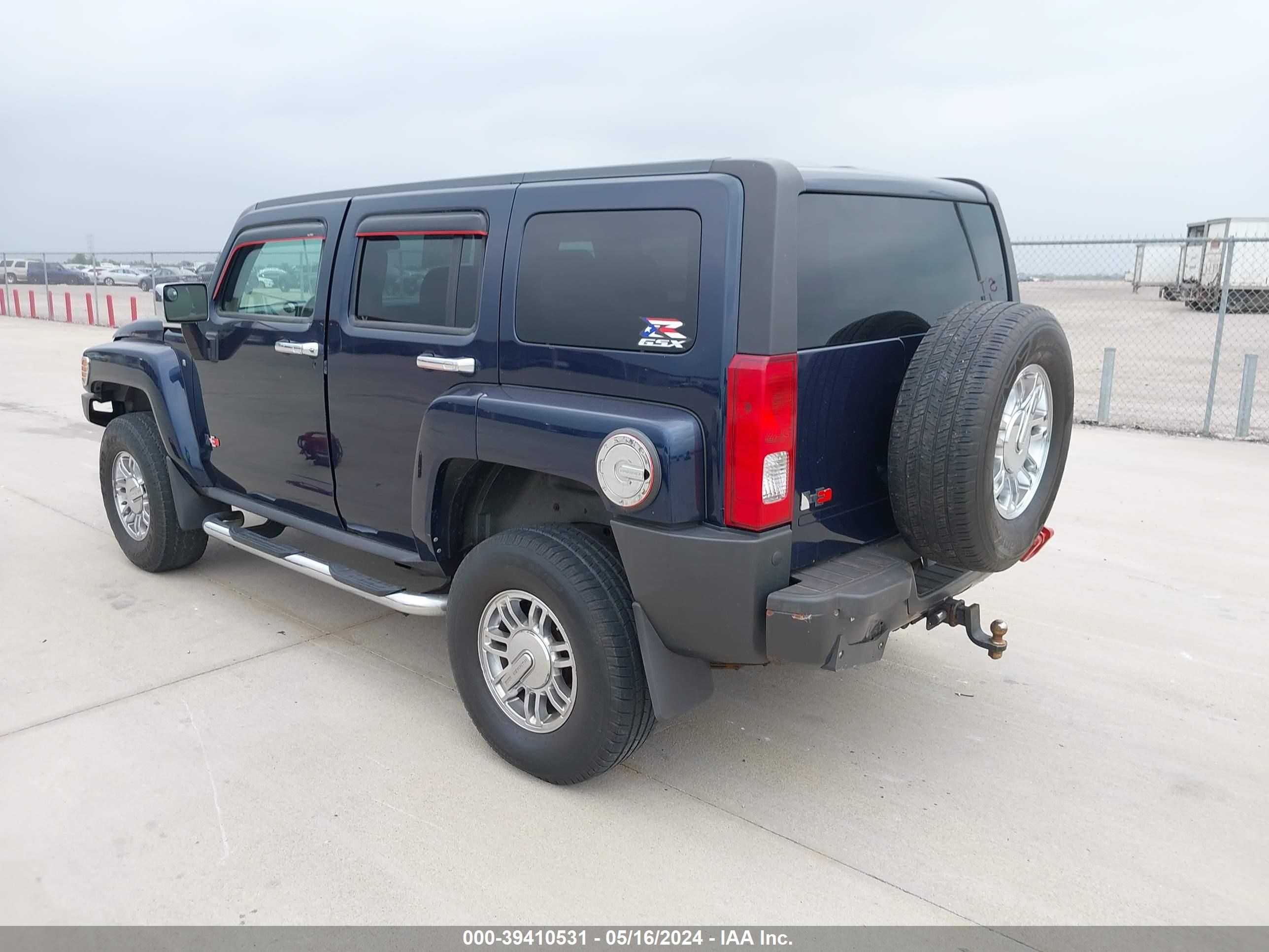 Photo 3 VIN: 5GTDN13EX78178356 - HUMMER H3 