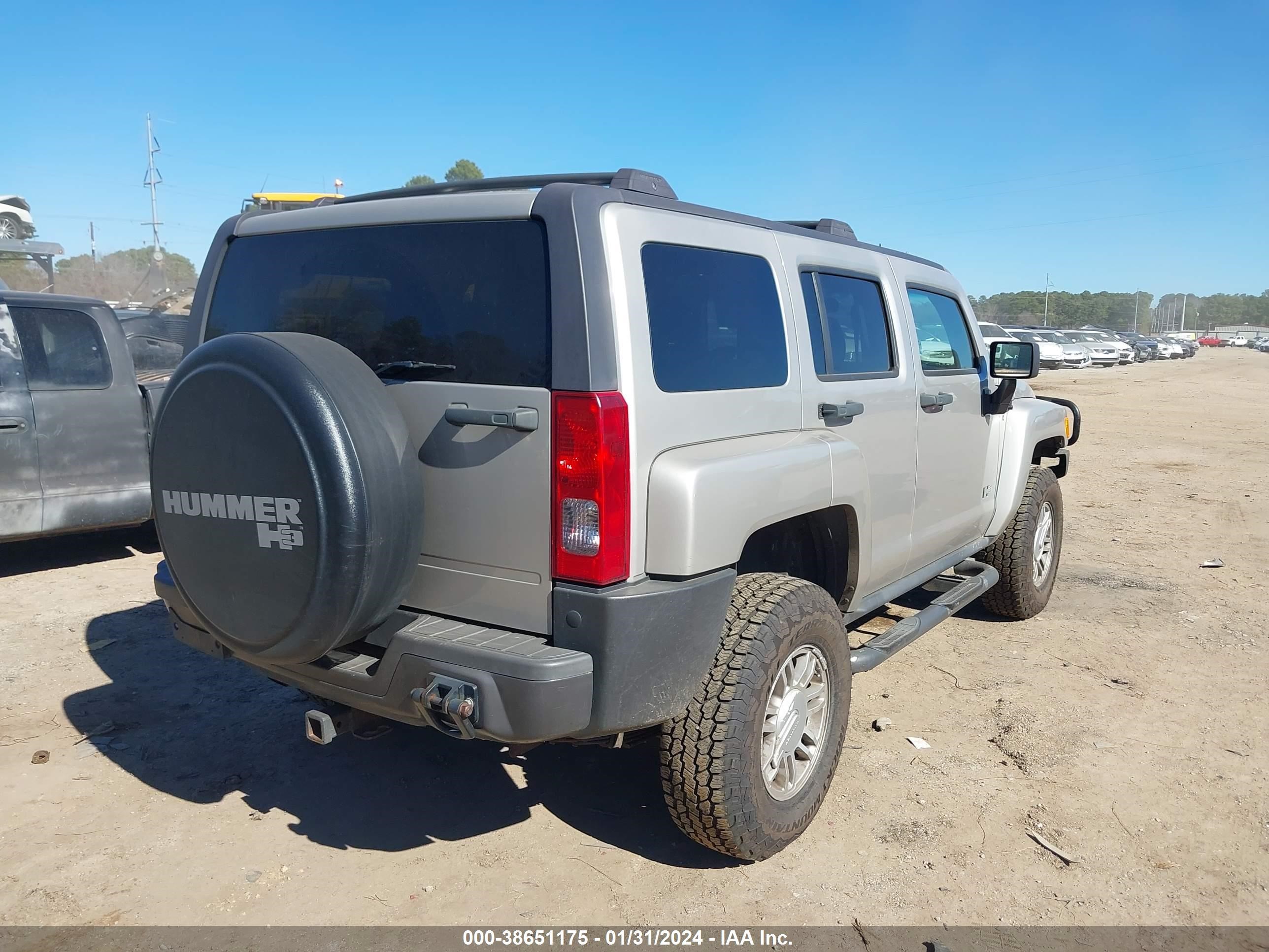 Photo 3 VIN: 5GTDN13EX78202722 - HUMMER H3 