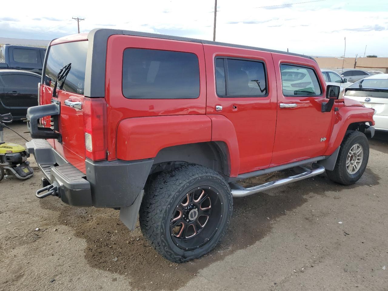 Photo 2 VIN: 5GTDN13EX78210688 - HUMMER H3 