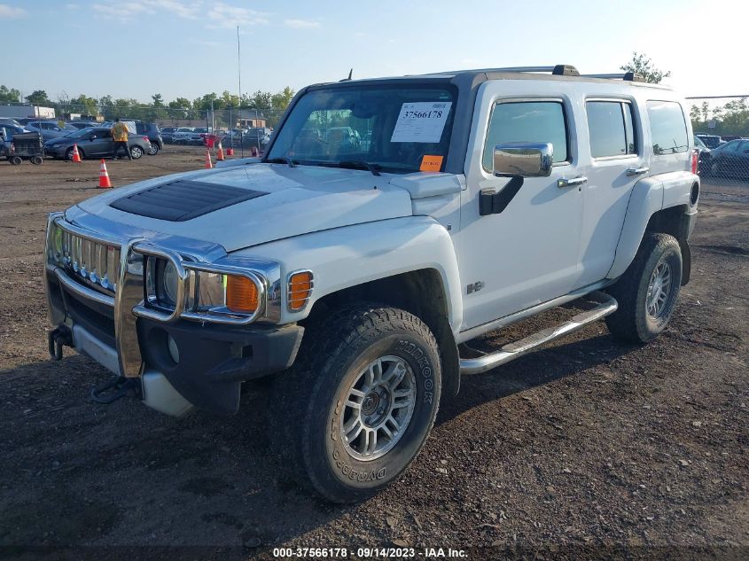 Photo 1 VIN: 5GTEN13E088136641 - HUMMER H3 