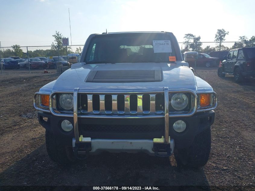 Photo 5 VIN: 5GTEN13E088136641 - HUMMER H3 