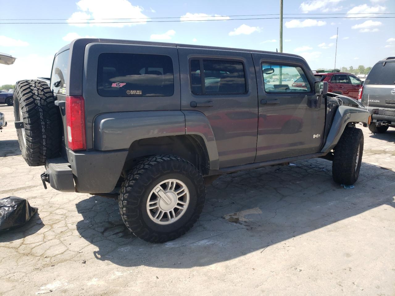 Photo 2 VIN: 5GTEN13E188101803 - HUMMER H3 