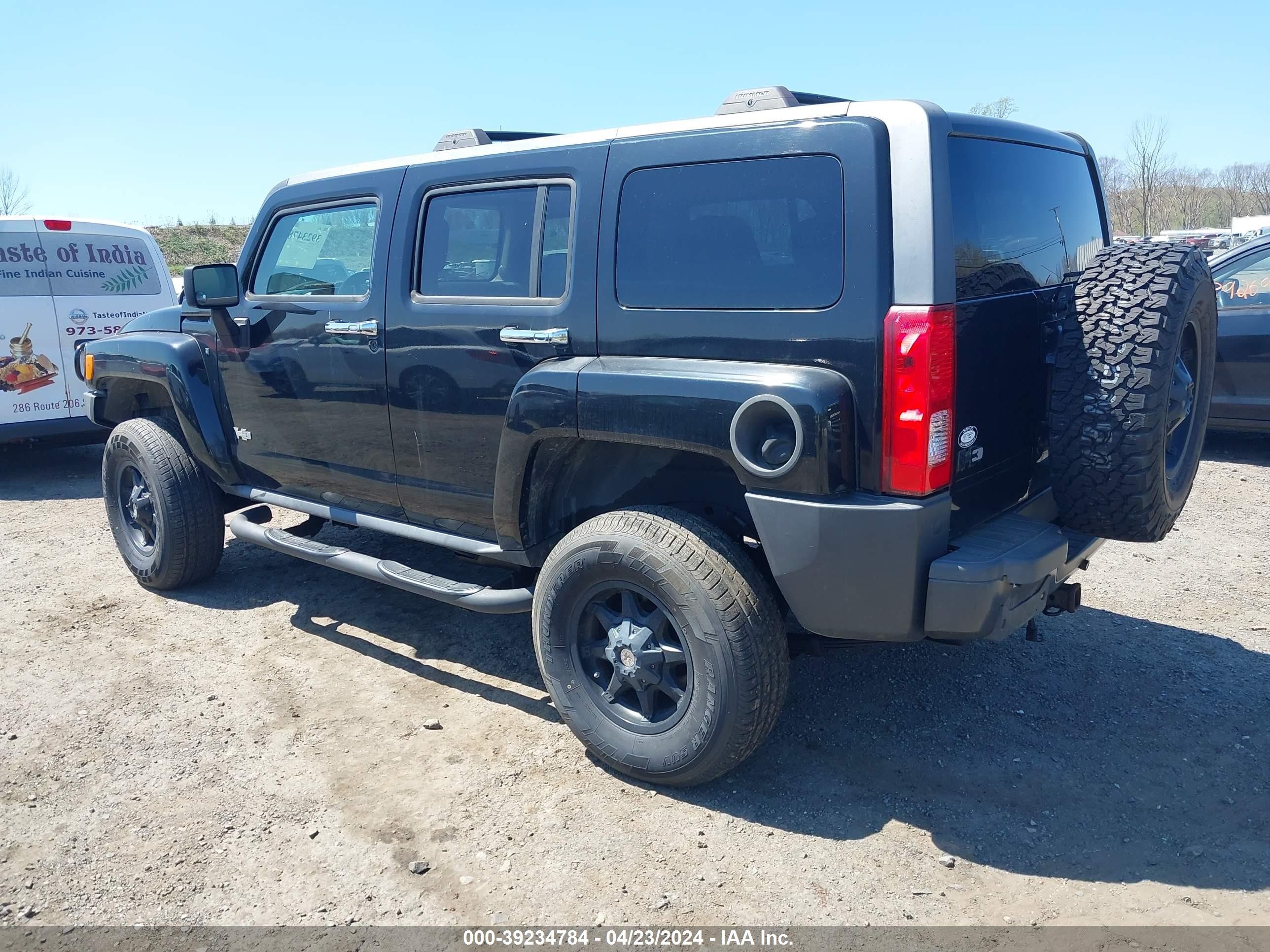 Photo 2 VIN: 5GTEN13E198104881 - HUMMER H2 