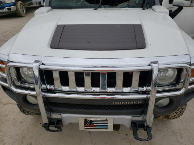 Photo 11 VIN: 5GTEN13E288149939 - HUMMER H3 