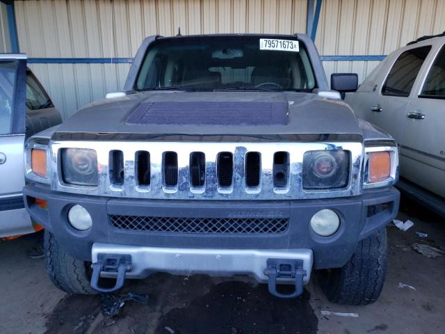 Photo 4 VIN: 5GTEN13E288181239 - HUMMER H3 