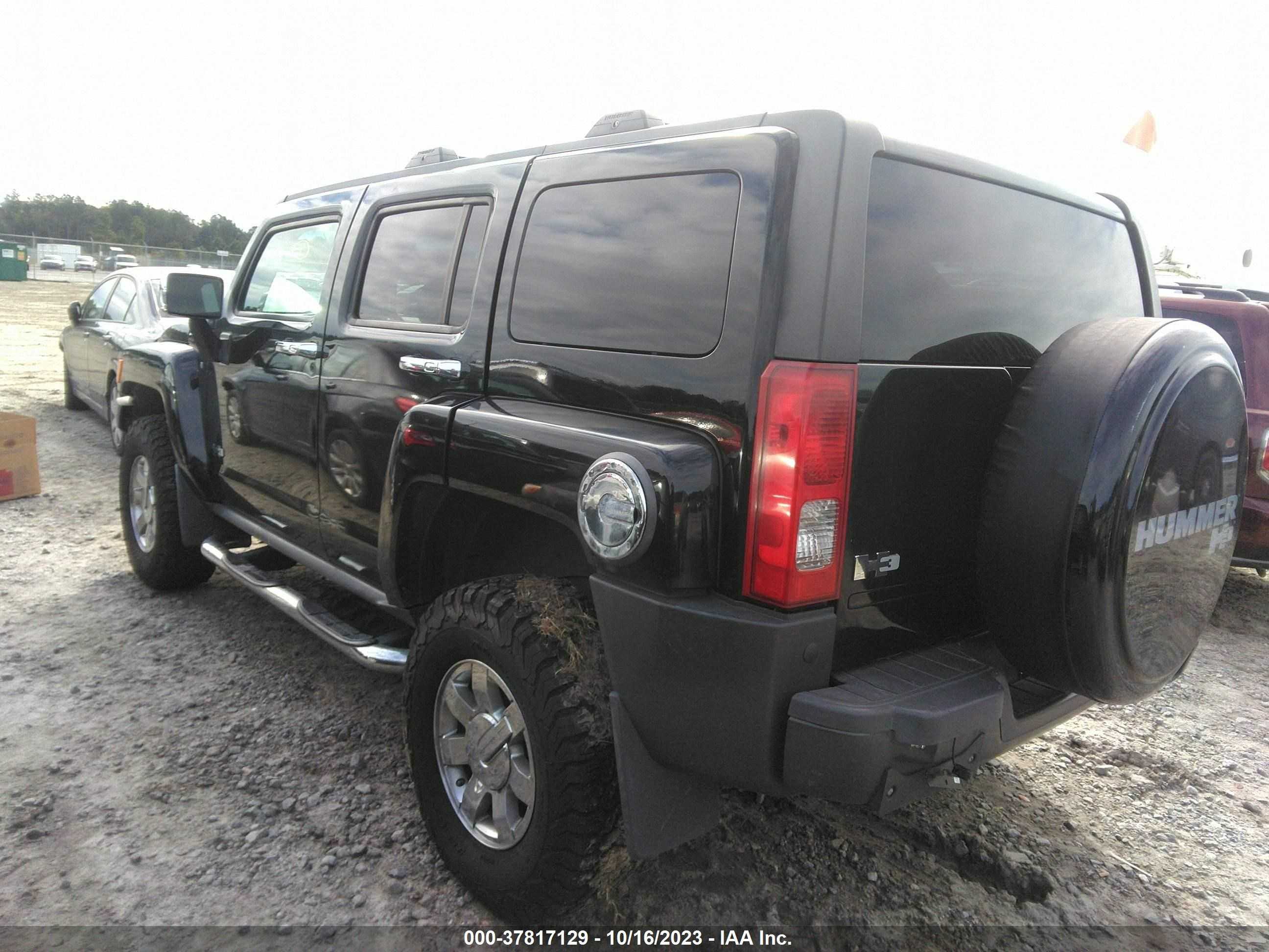 Photo 2 VIN: 5GTEN13E298109961 - HUMMER H3 