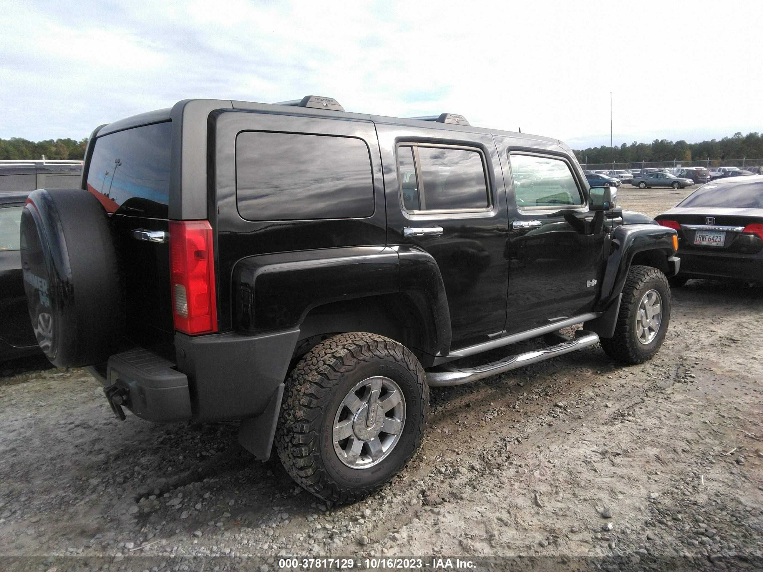 Photo 3 VIN: 5GTEN13E298109961 - HUMMER H3 