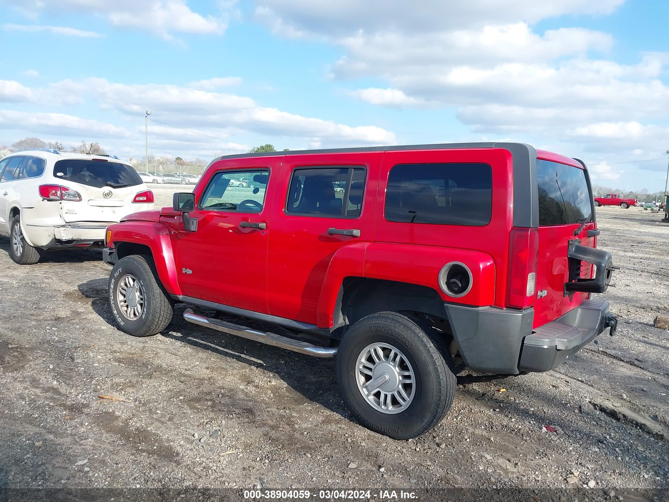 Photo 2 VIN: 5GTEN13E298131426 - HUMMER NULL 