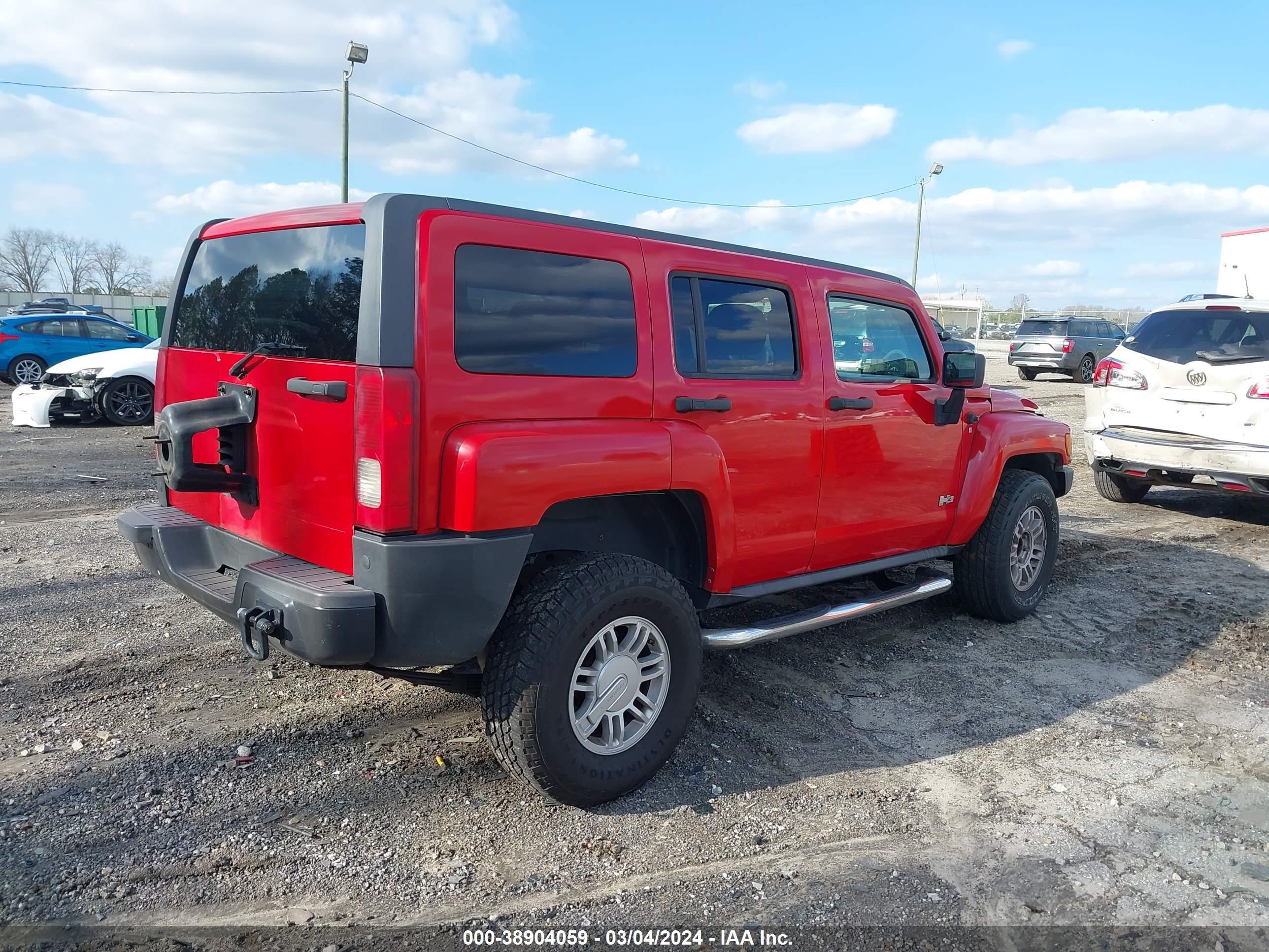 Photo 3 VIN: 5GTEN13E298131426 - HUMMER NULL 