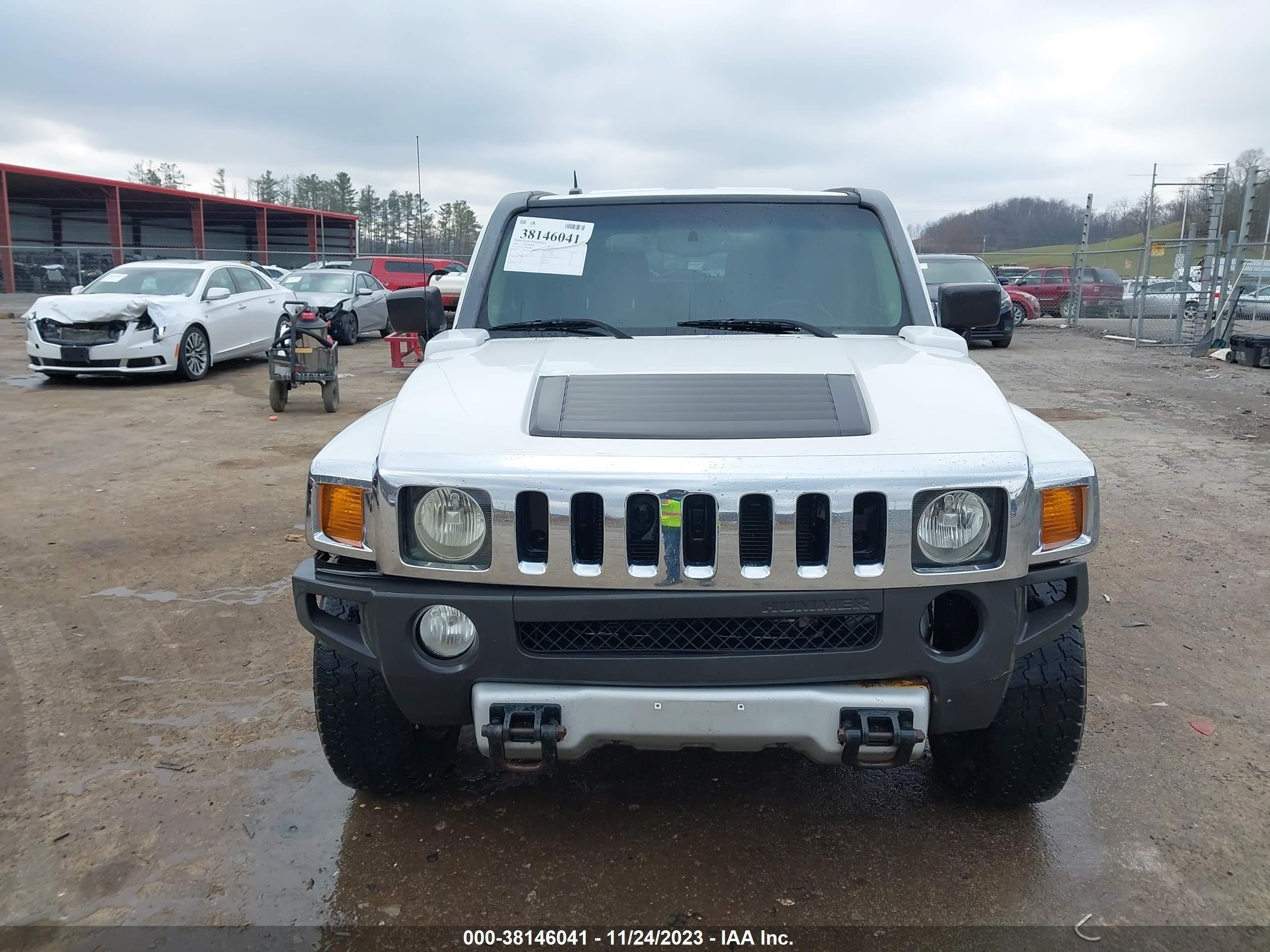 Photo 11 VIN: 5GTEN13E388120076 - HUMMER H3 