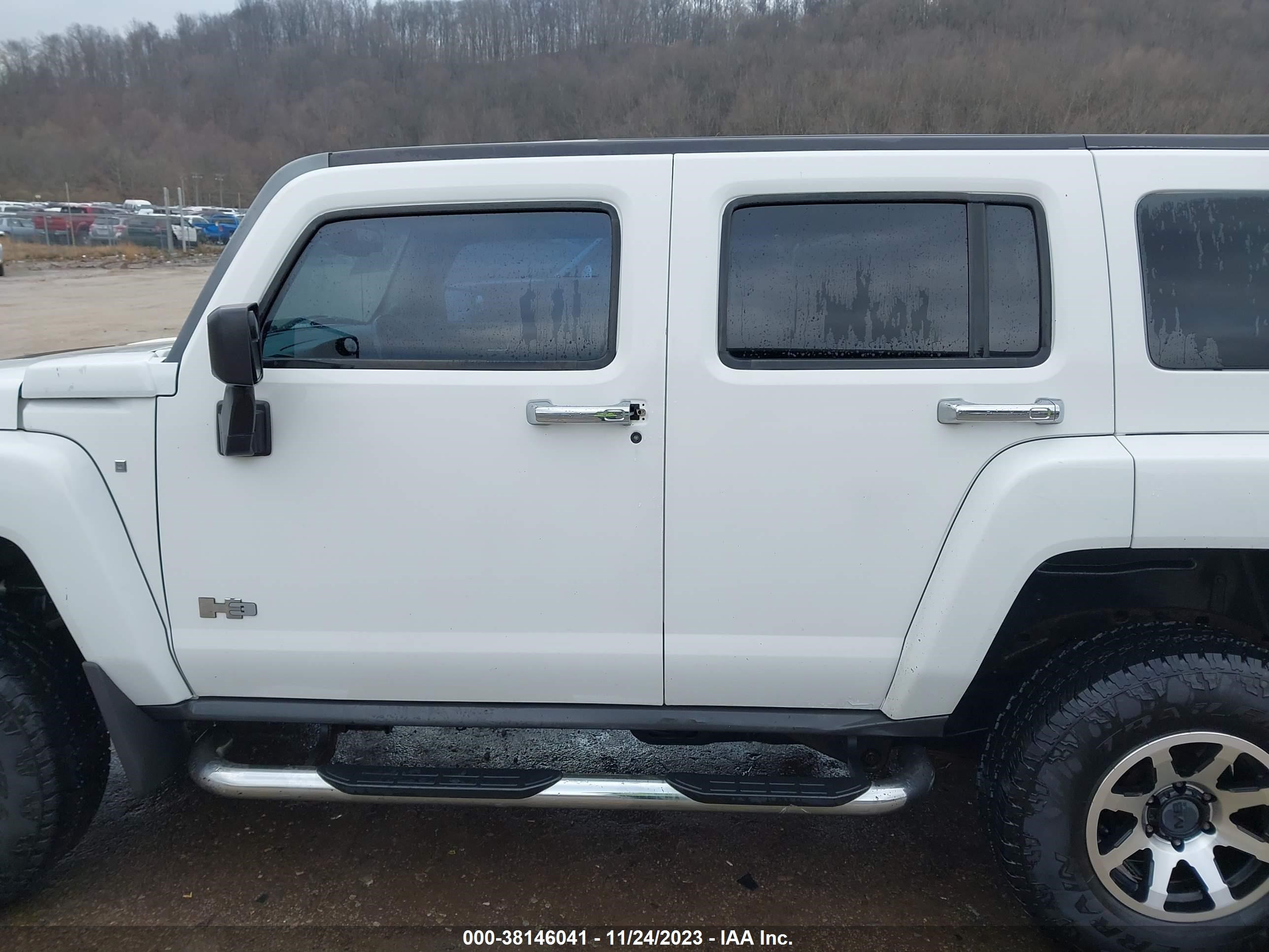 Photo 13 VIN: 5GTEN13E388120076 - HUMMER H3 