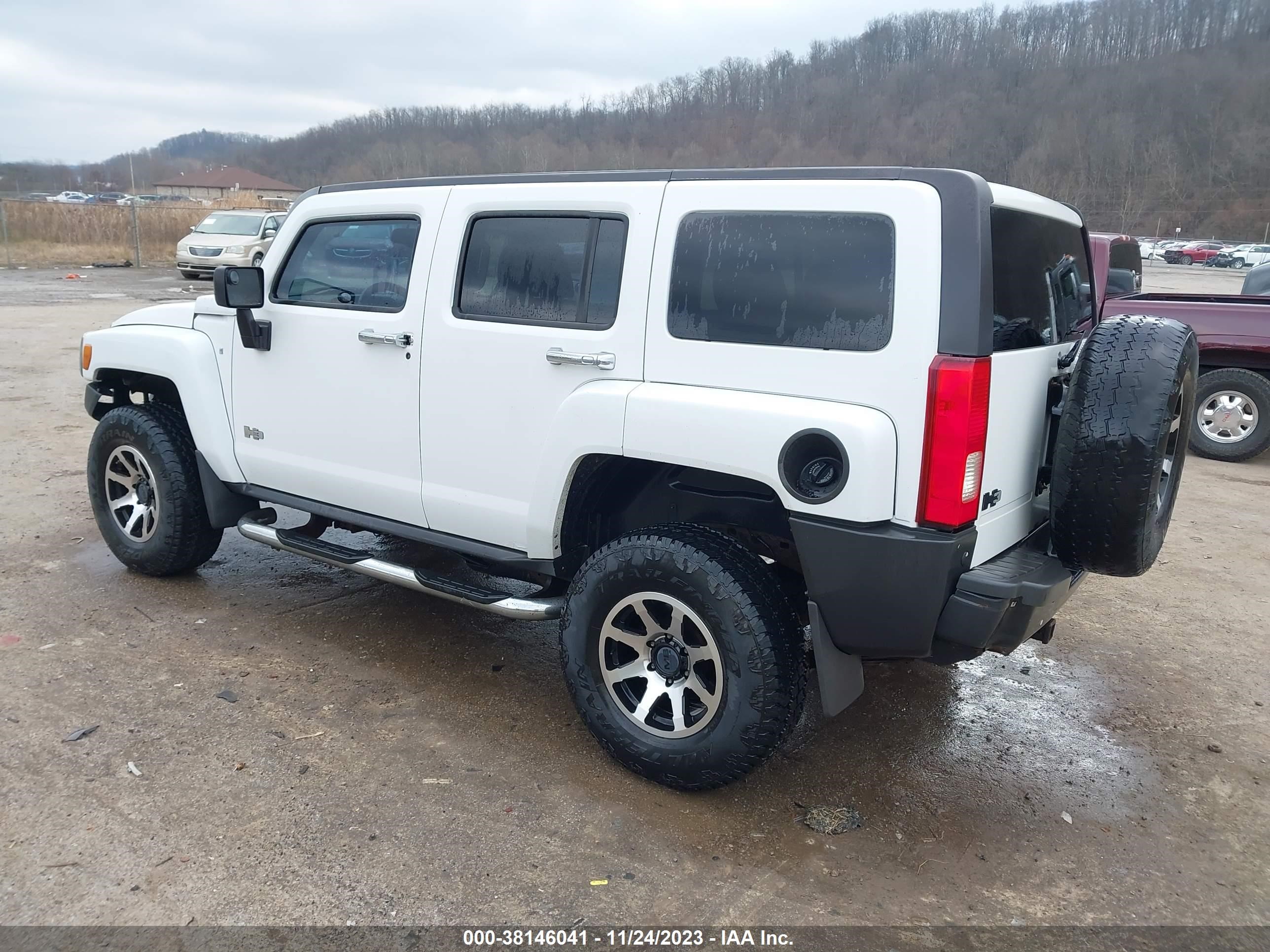 Photo 2 VIN: 5GTEN13E388120076 - HUMMER H3 