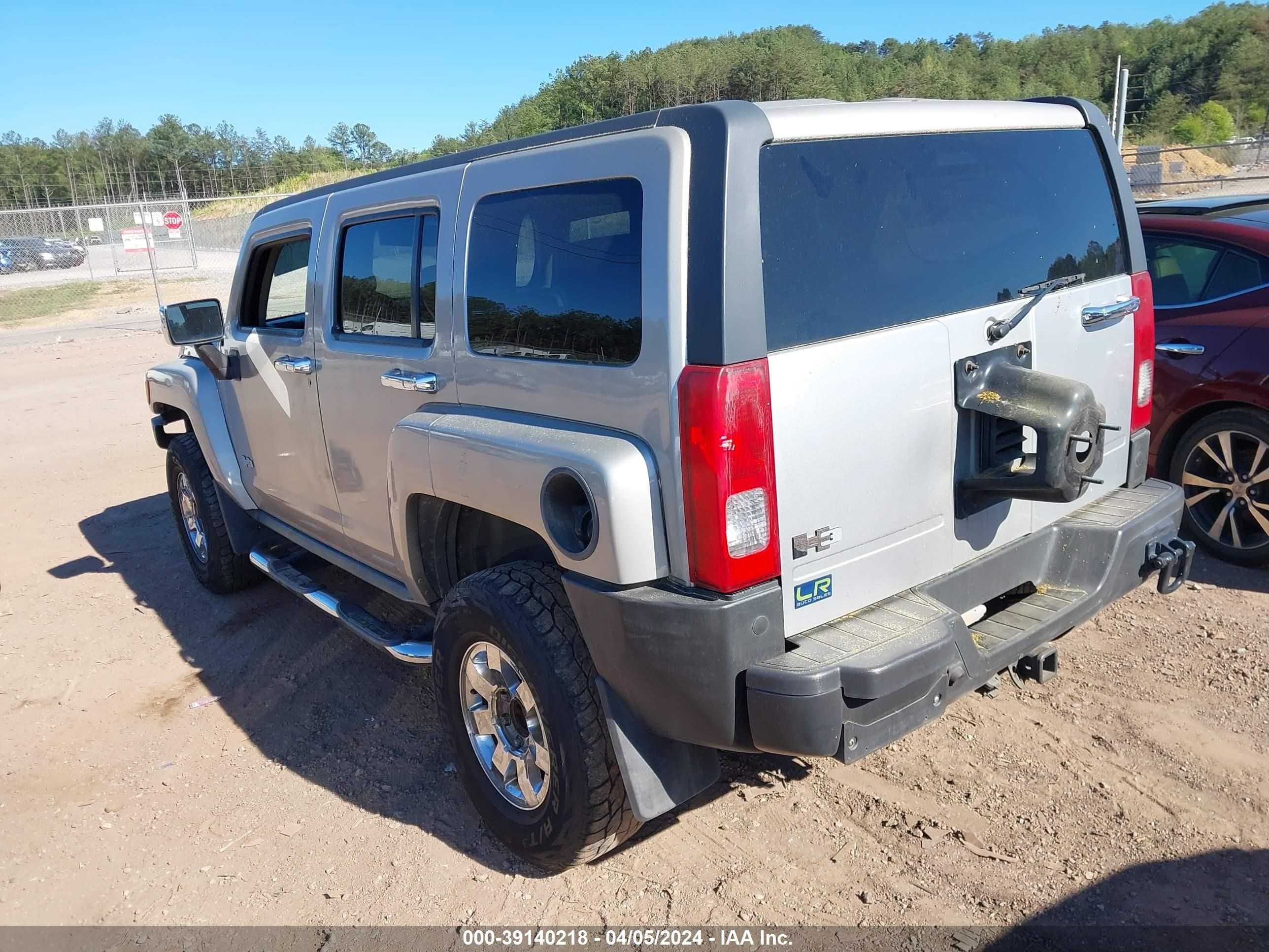 Photo 2 VIN: 5GTEN13E388162487 - HUMMER NULL 