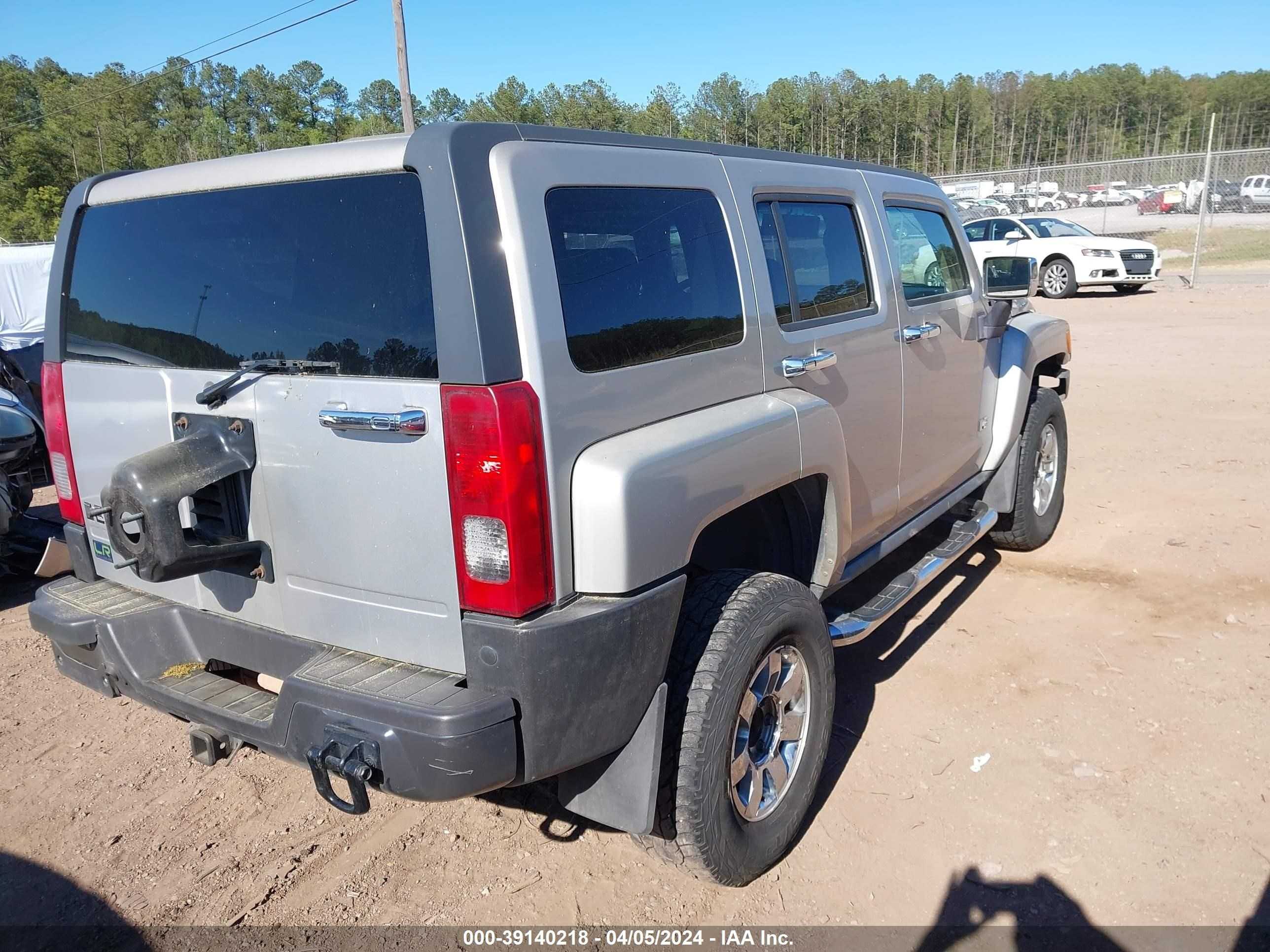 Photo 3 VIN: 5GTEN13E388162487 - HUMMER NULL 