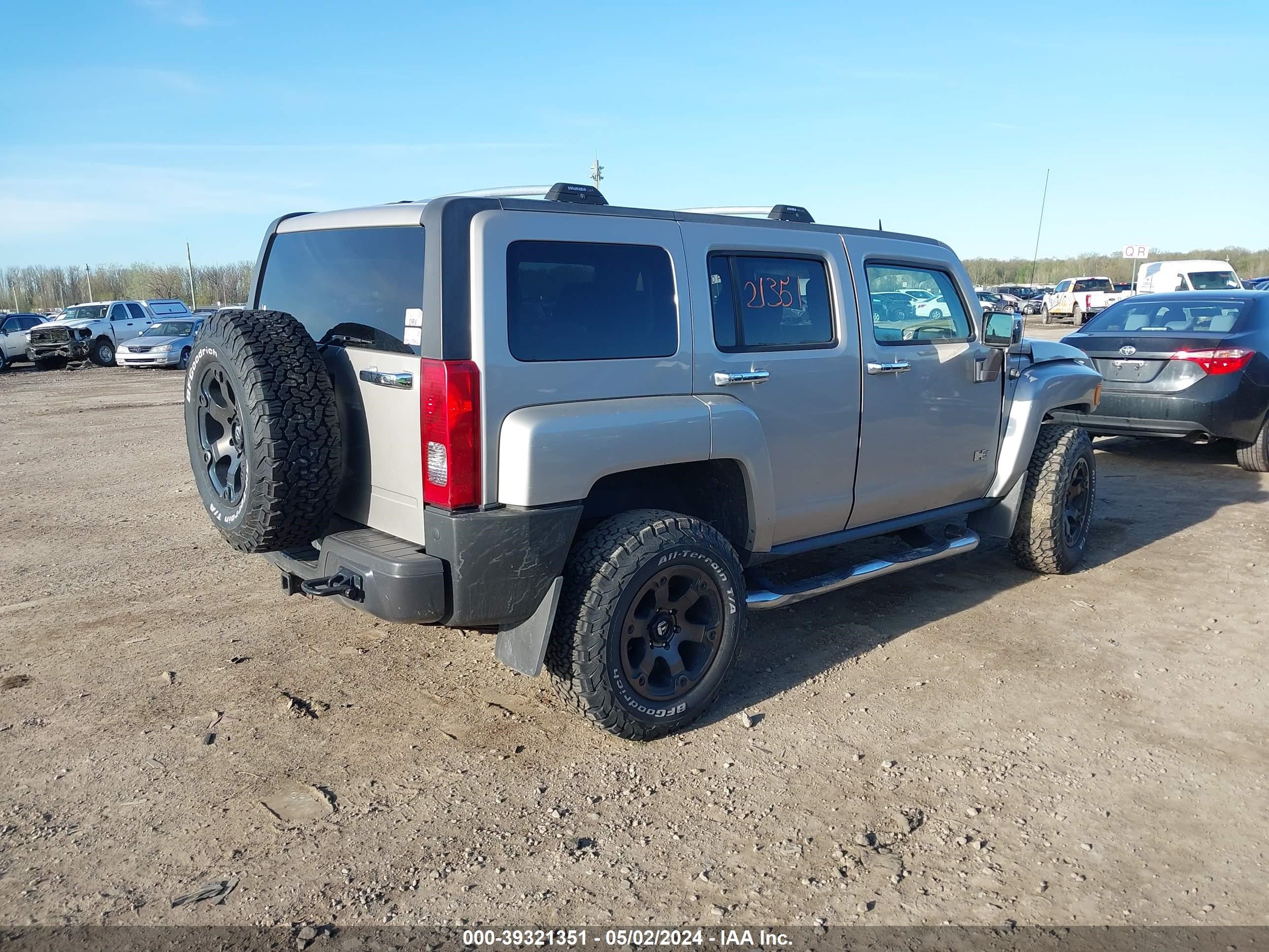 Photo 3 VIN: 5GTEN13E388178608 - HUMMER NULL 