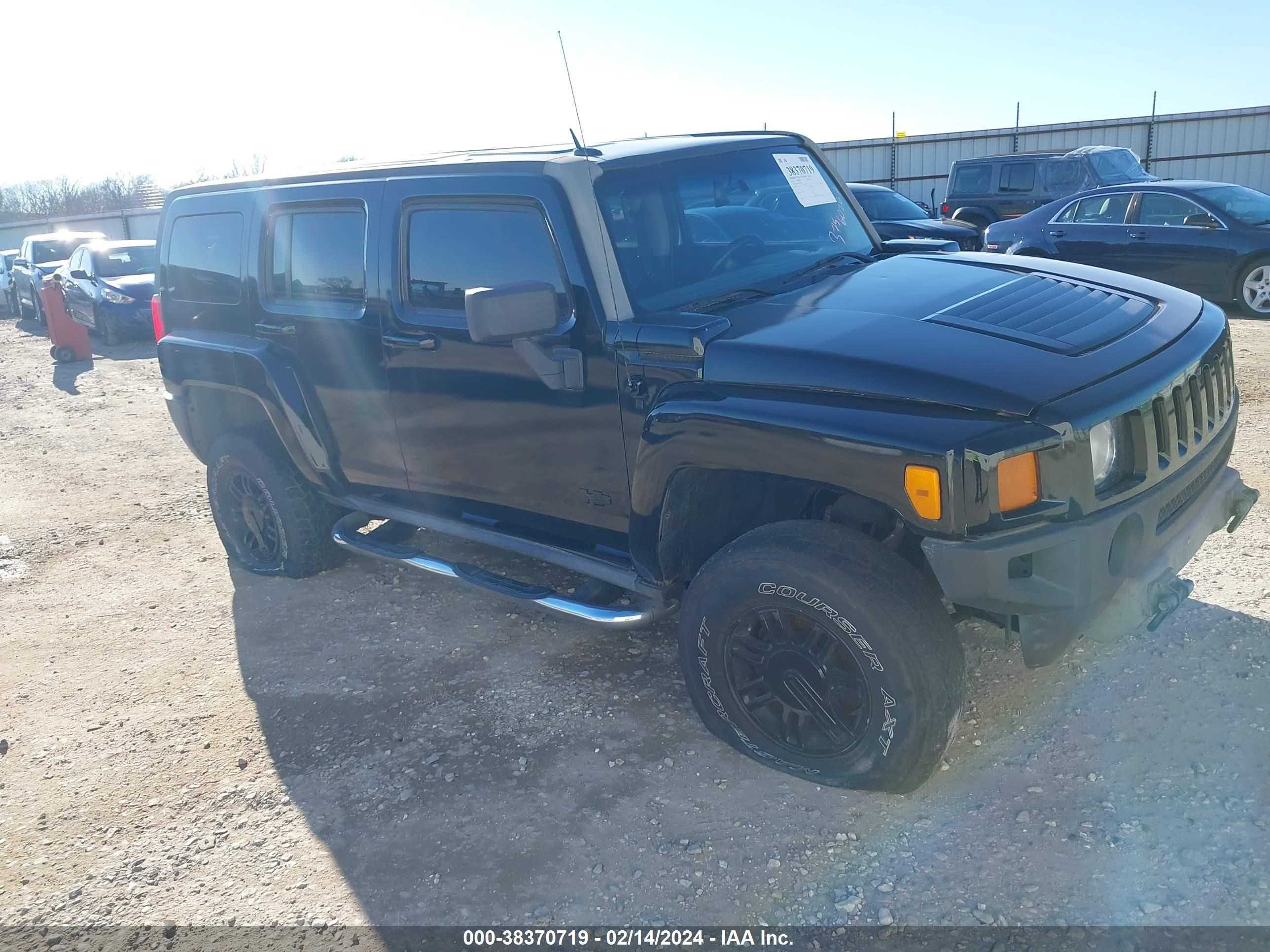 Photo 1 VIN: 5GTEN13E488101102 - HUMMER H3 