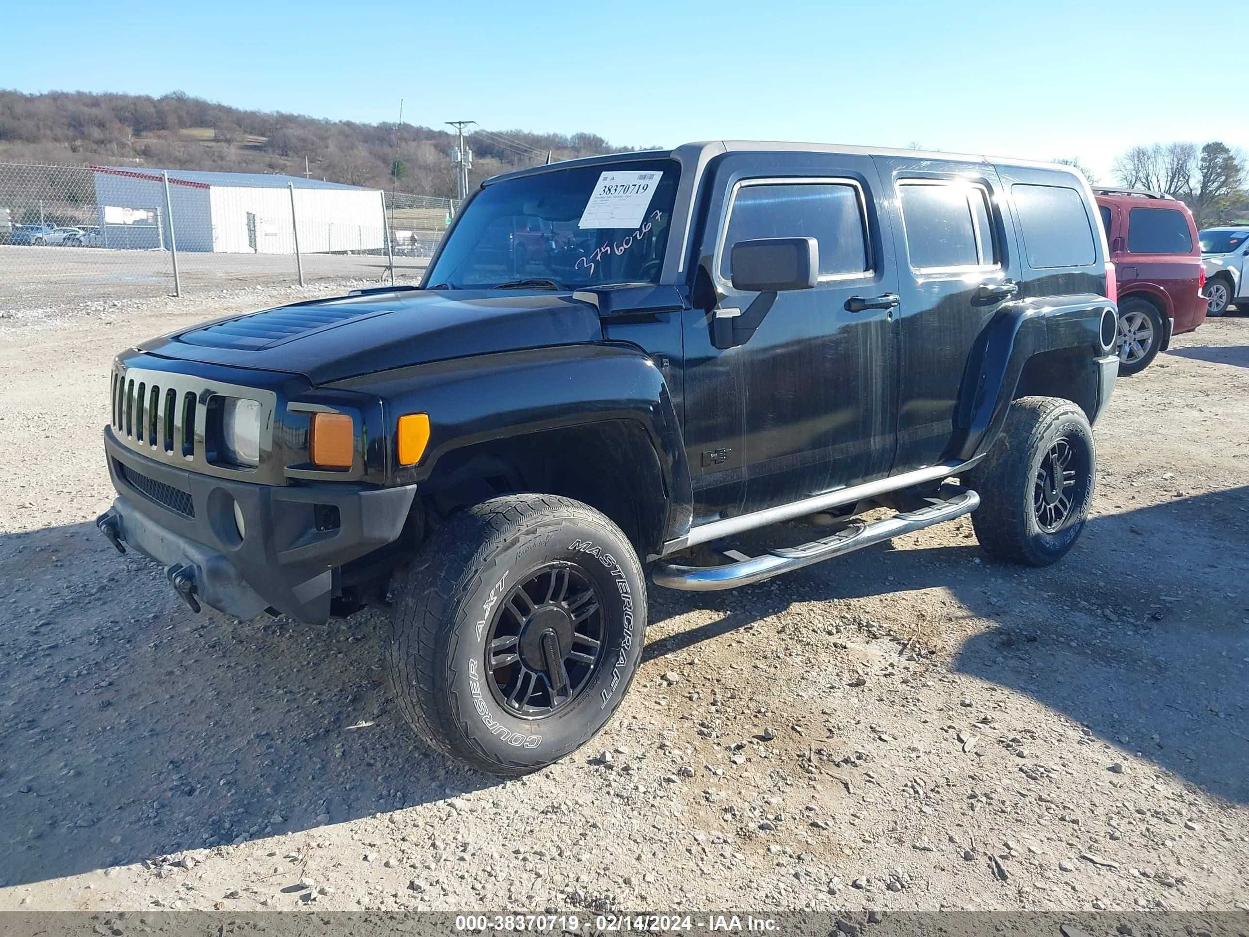 Photo 2 VIN: 5GTEN13E488101102 - HUMMER H3 