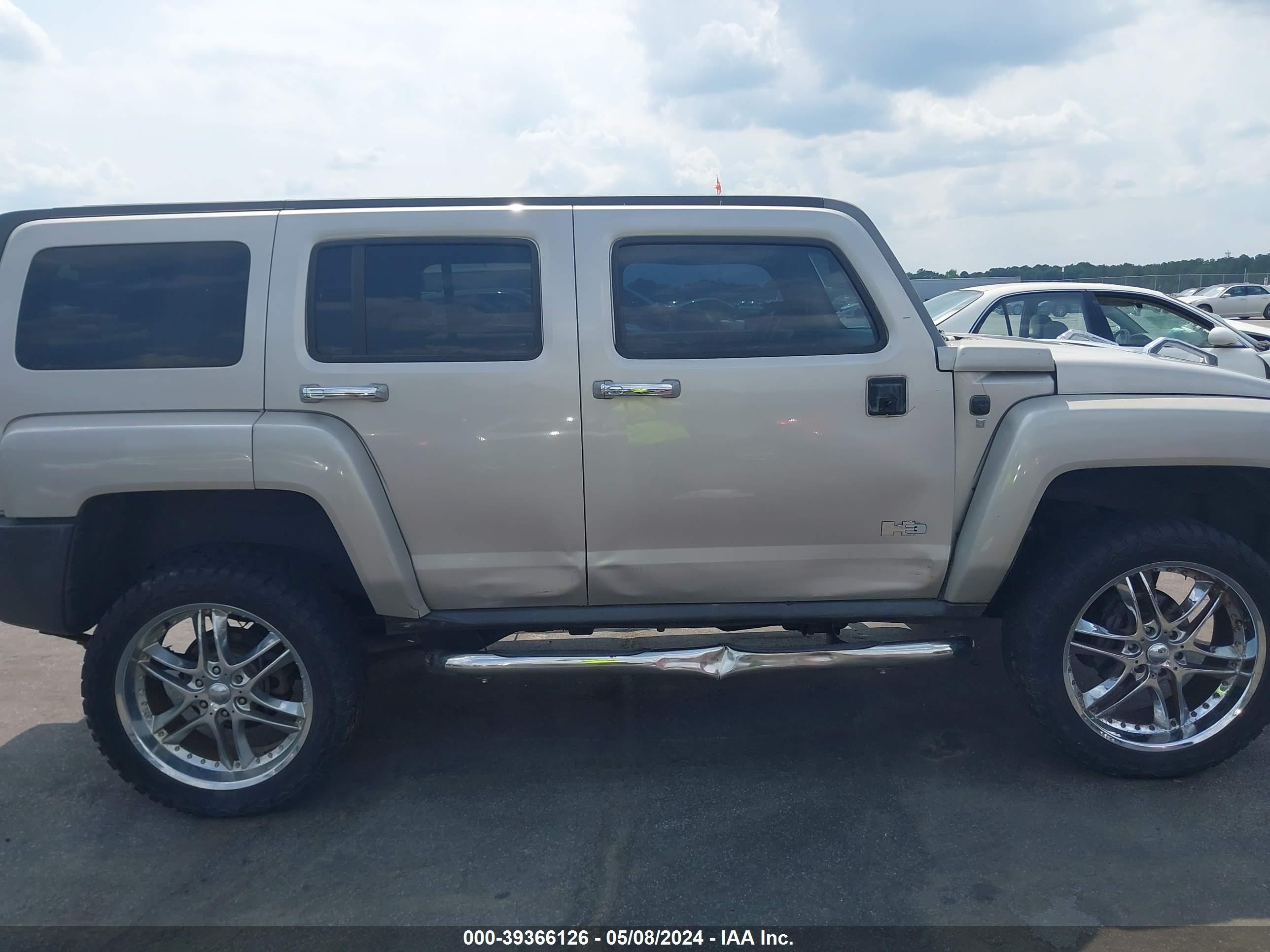 Photo 12 VIN: 5GTEN13E488108244 - HUMMER NULL 