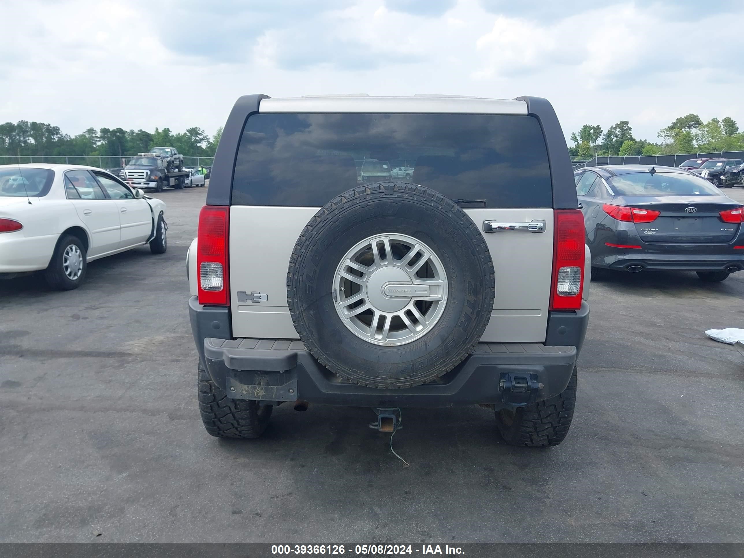 Photo 15 VIN: 5GTEN13E488108244 - HUMMER NULL 