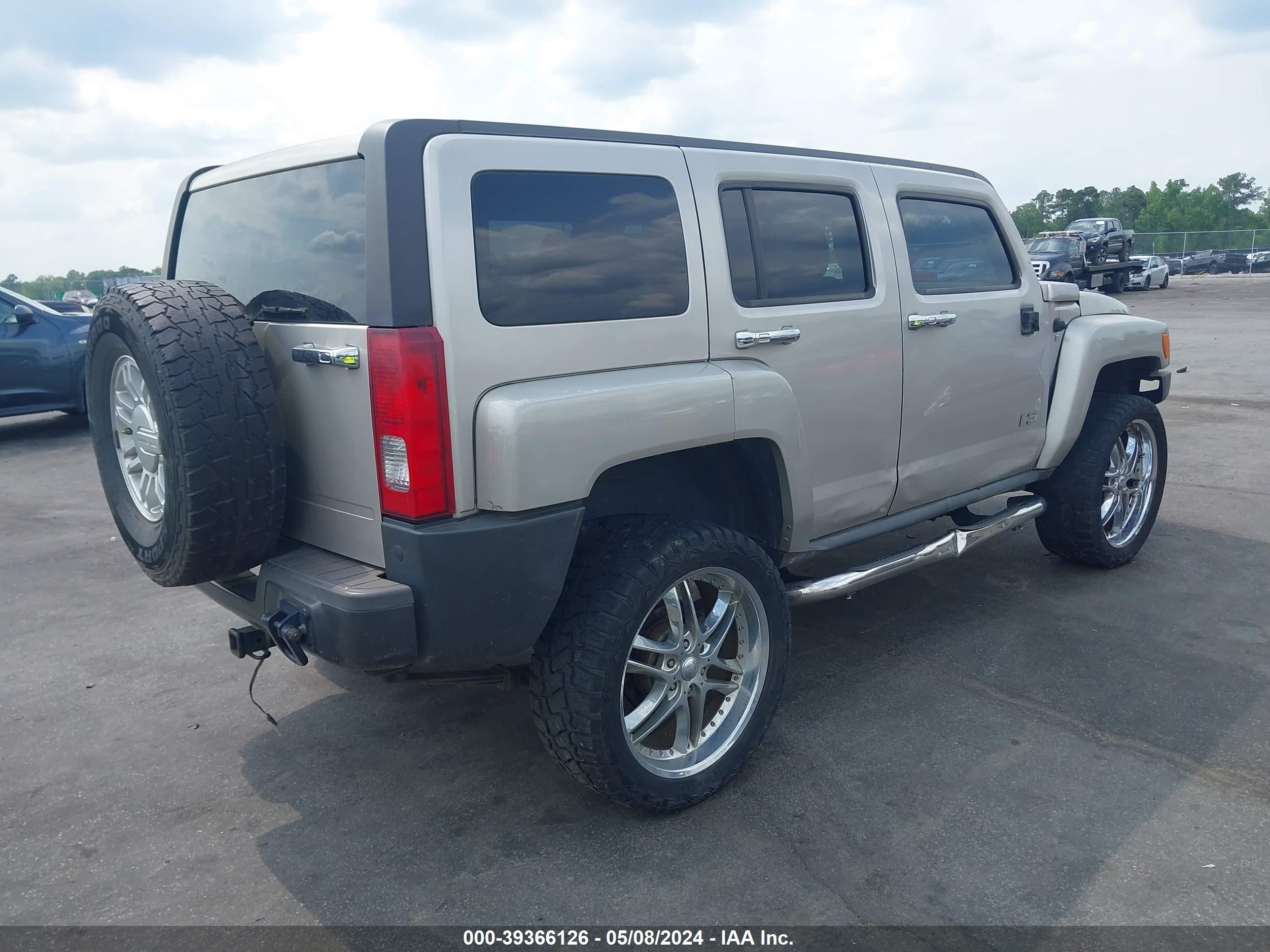 Photo 3 VIN: 5GTEN13E488108244 - HUMMER NULL 