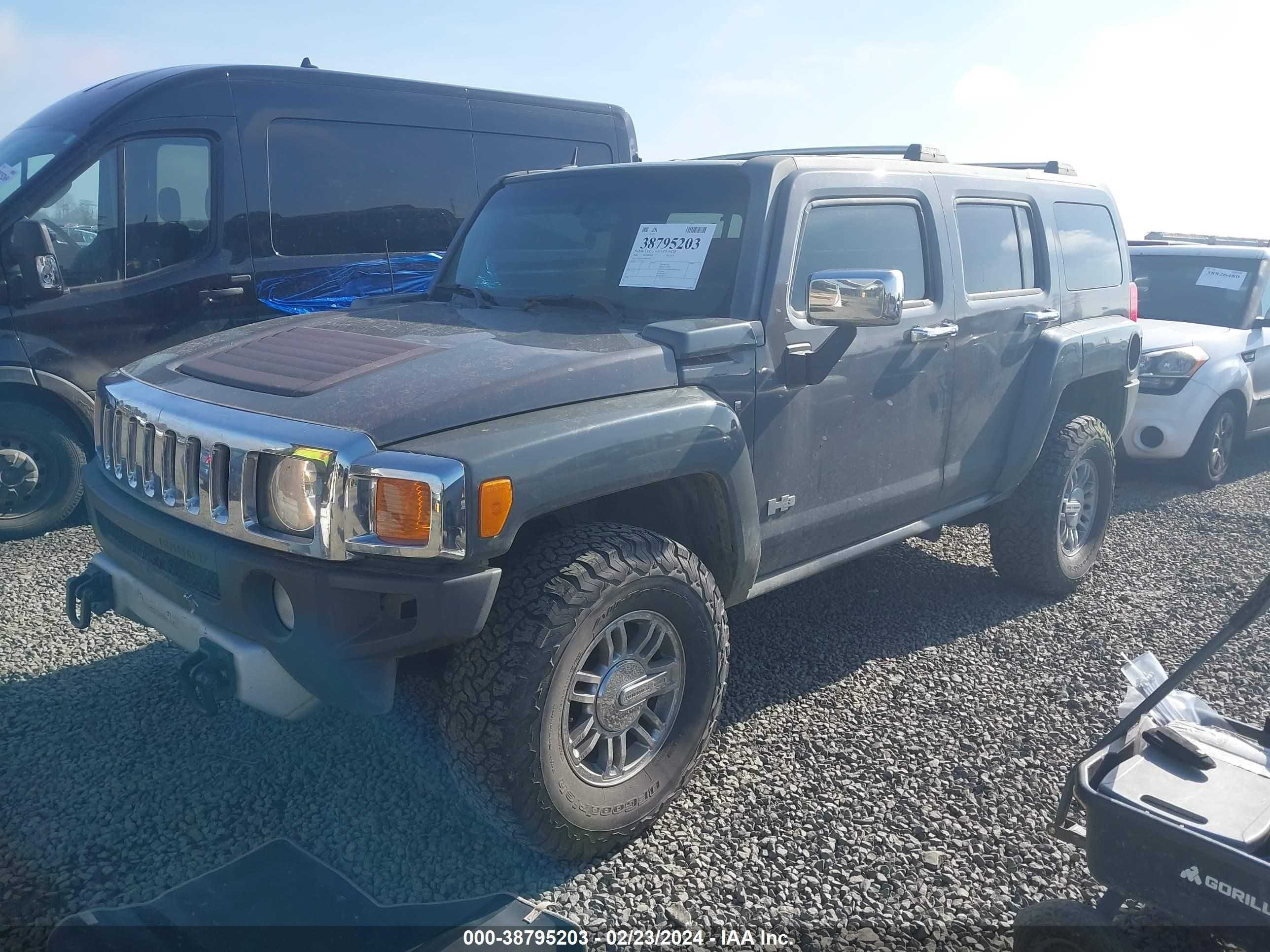 Photo 1 VIN: 5GTEN13E488139753 - HUMMER NULL 