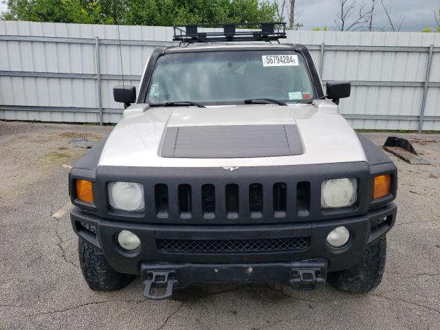 Photo 4 VIN: 5GTEN13E488140112 - HUMMER H3 