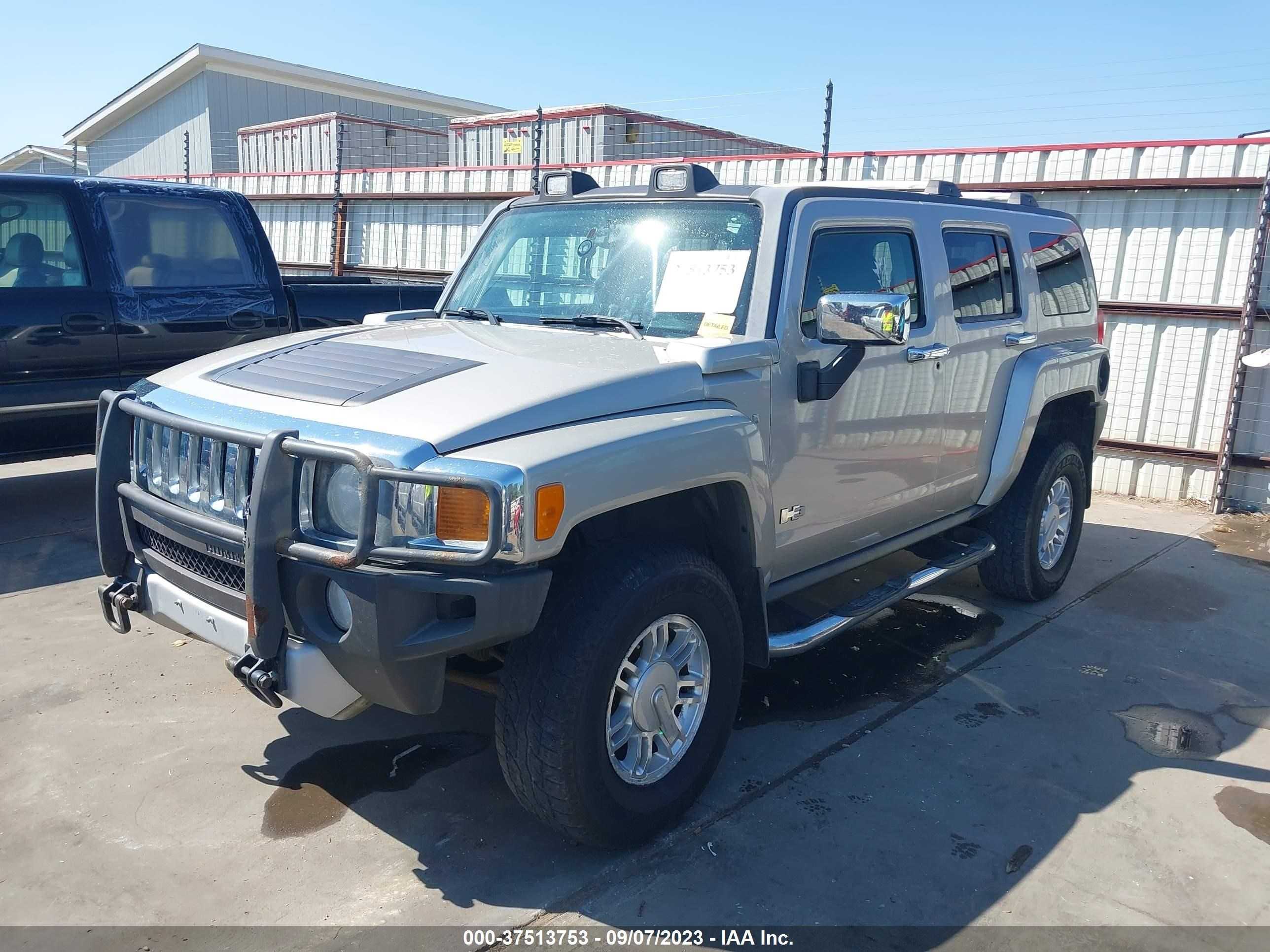 Photo 1 VIN: 5GTEN13E488145875 - HUMMER H3 