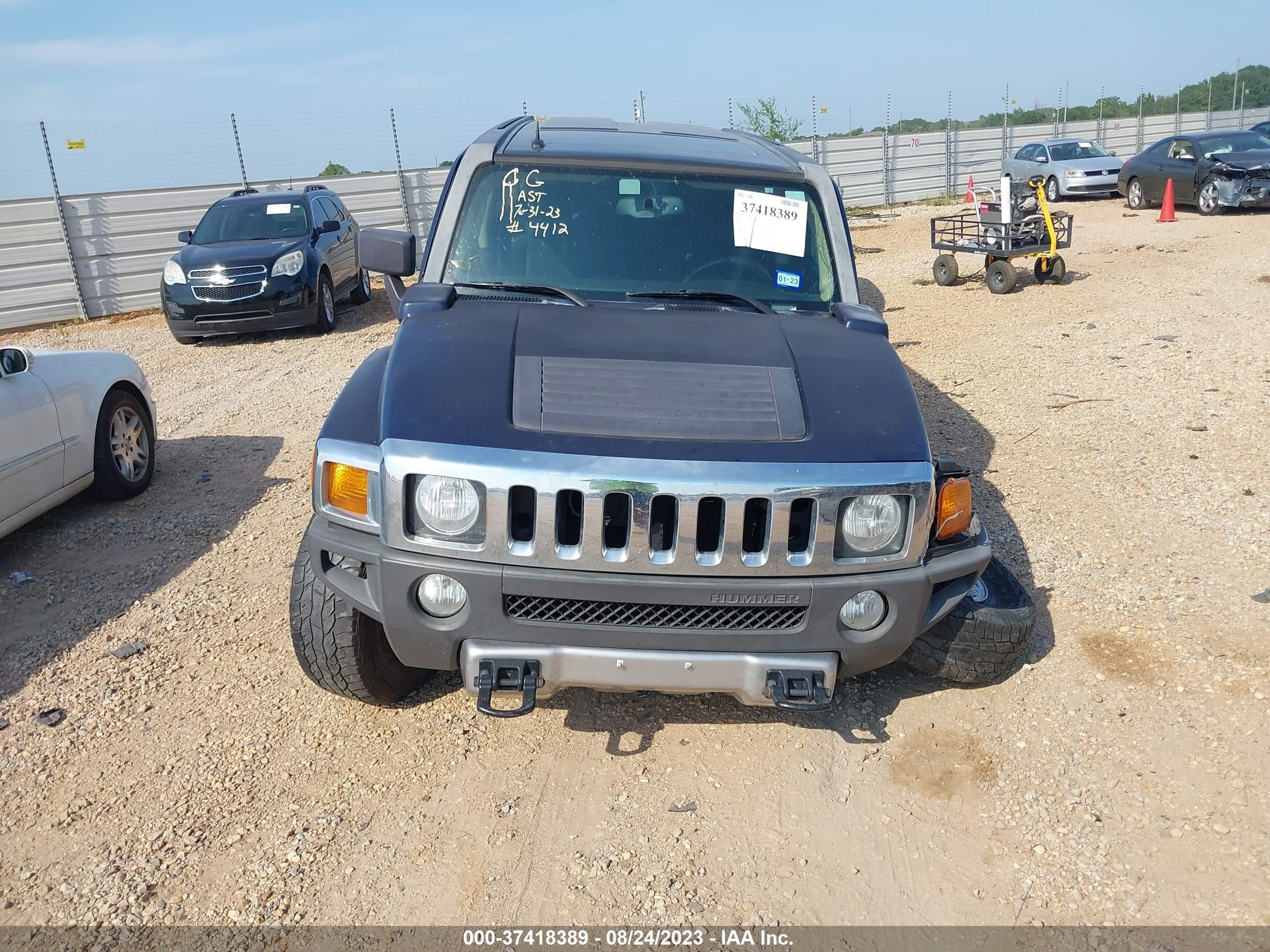 Photo 11 VIN: 5GTEN13E488182697 - HUMMER H3 