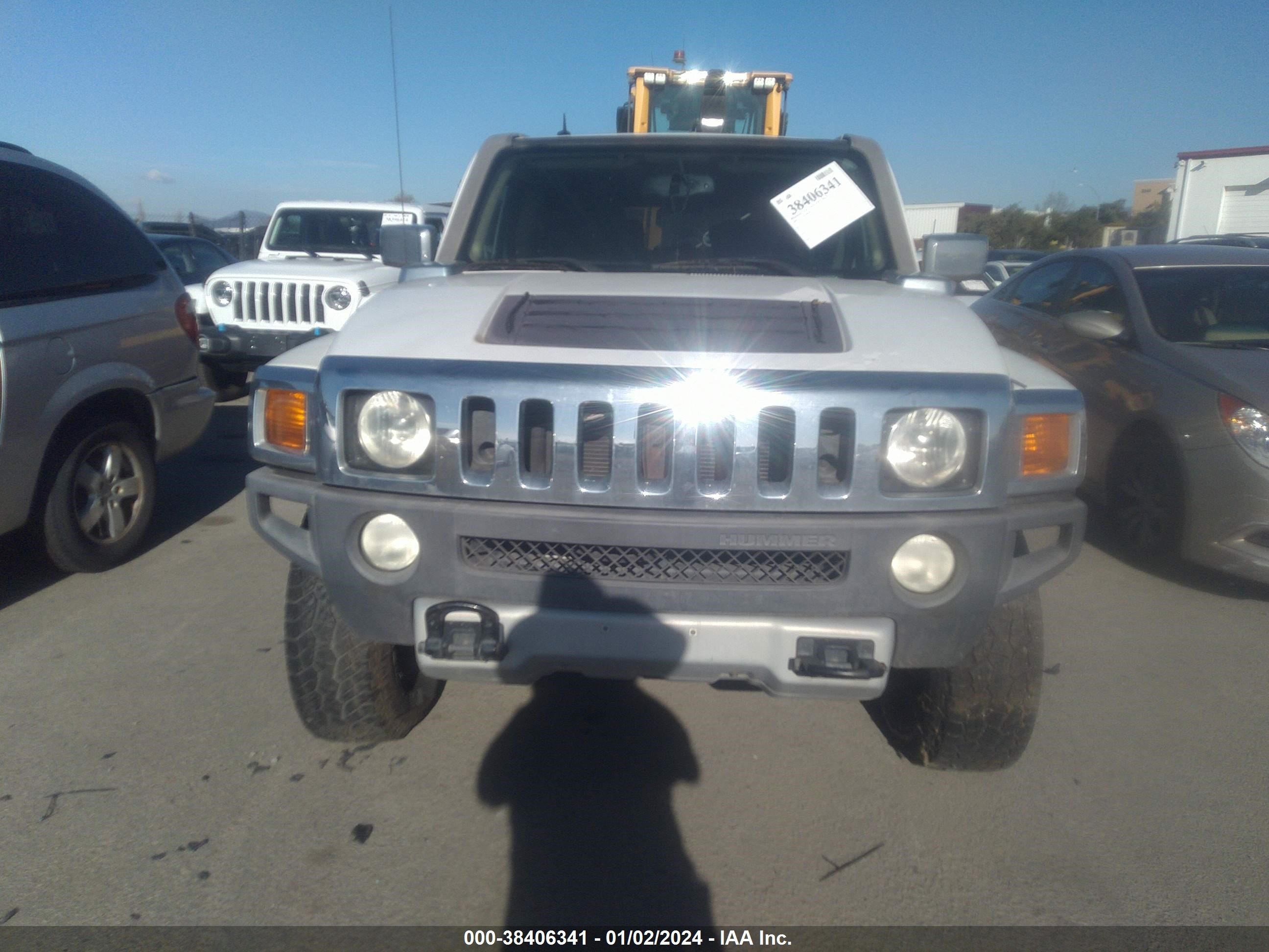 Photo 5 VIN: 5GTEN13E588160742 - HUMMER H3 