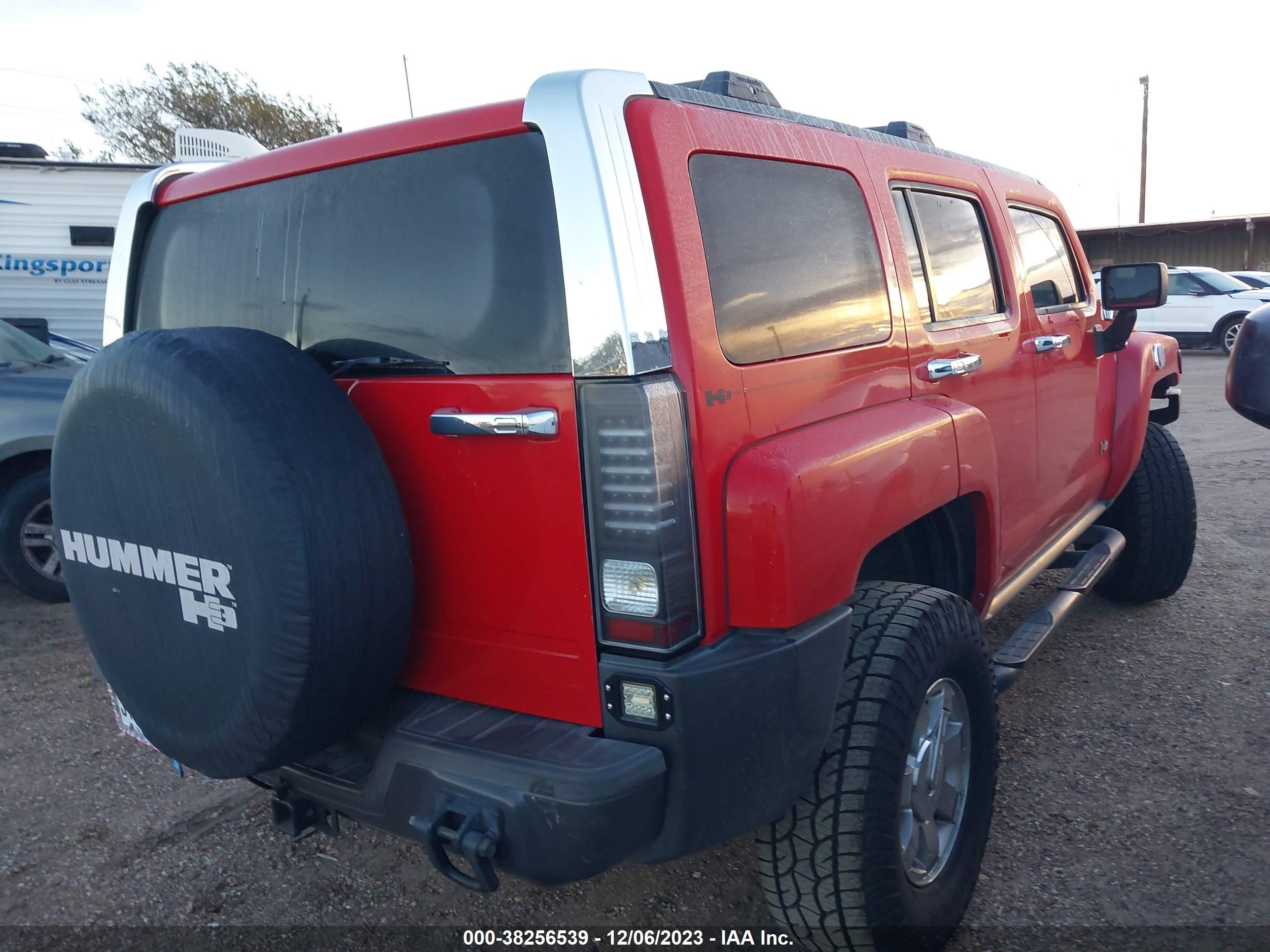 Photo 3 VIN: 5GTEN13E688131914 - HUMMER H3 