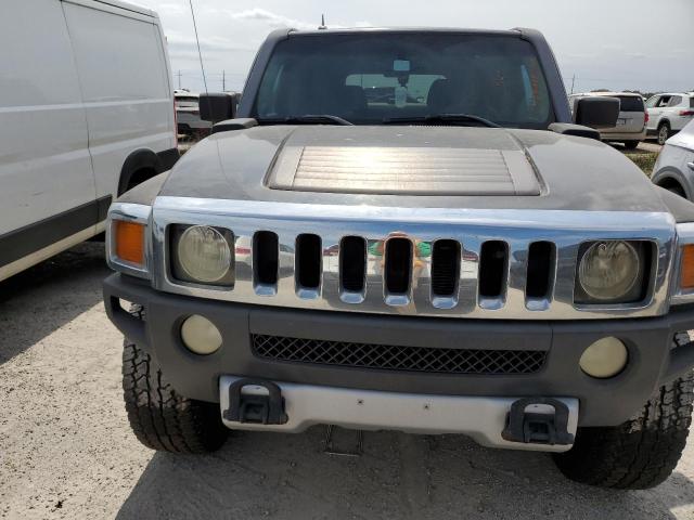 Photo 4 VIN: 5GTEN13E688158594 - HUMMER H3 