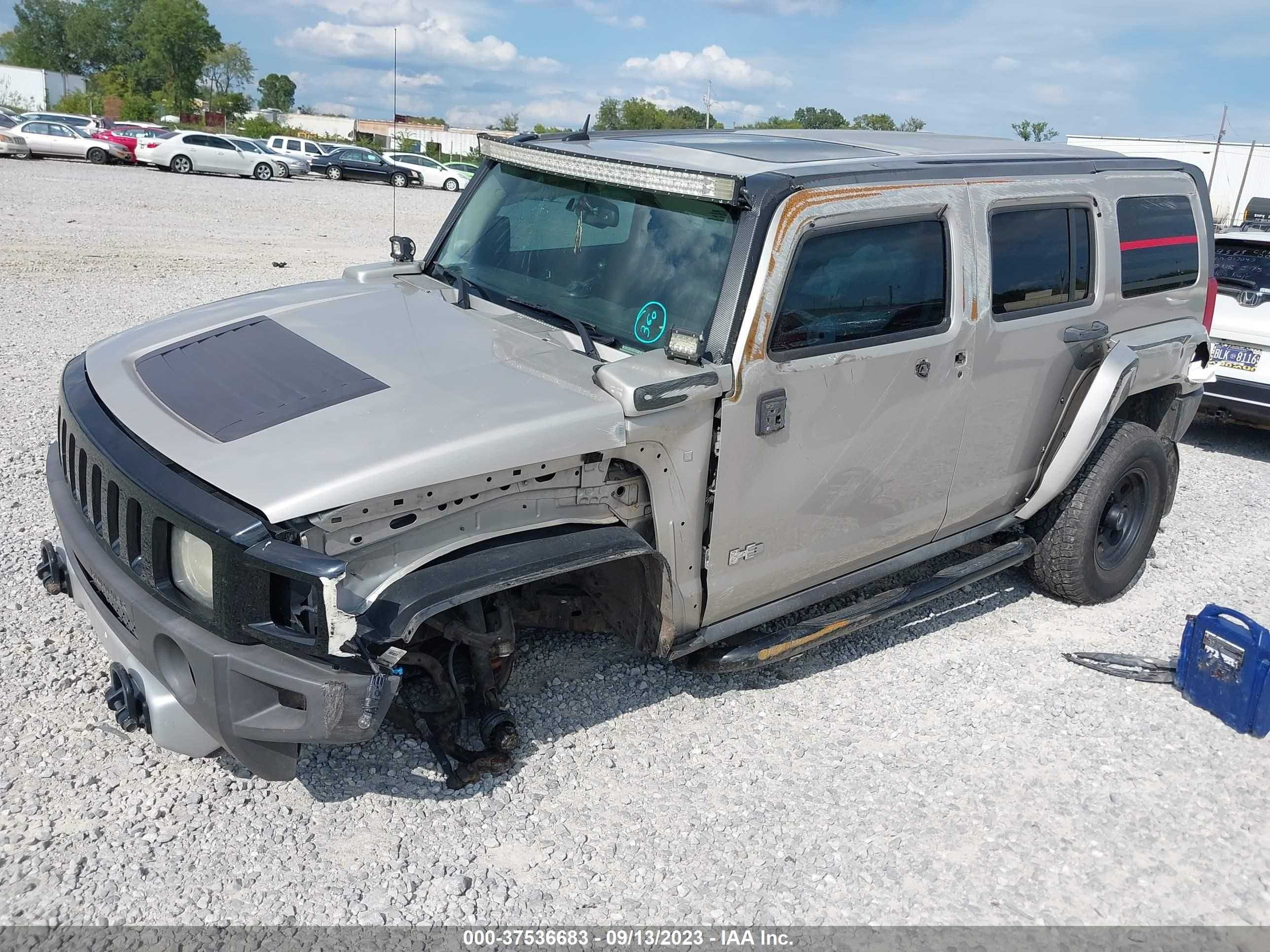 Photo 1 VIN: 5GTEN13E788157373 - HUMMER H3 