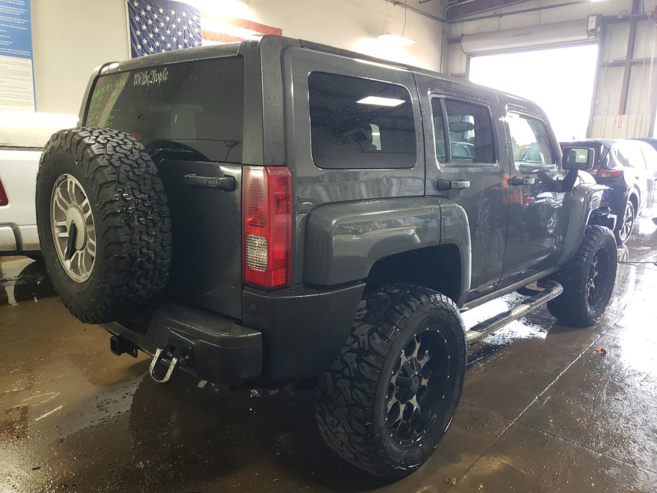 Photo 2 VIN: 5GTEN13E888115102 - HUMMER H3 