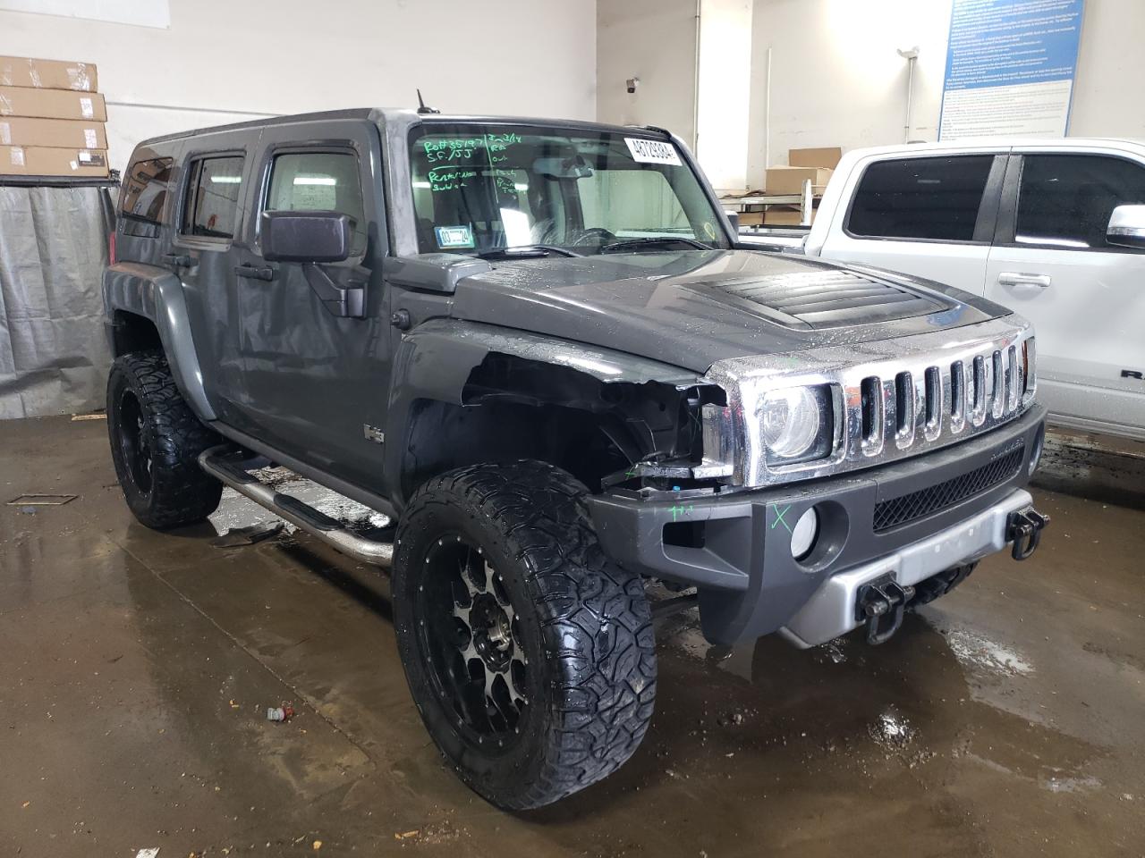 Photo 3 VIN: 5GTEN13E888115102 - HUMMER H3 