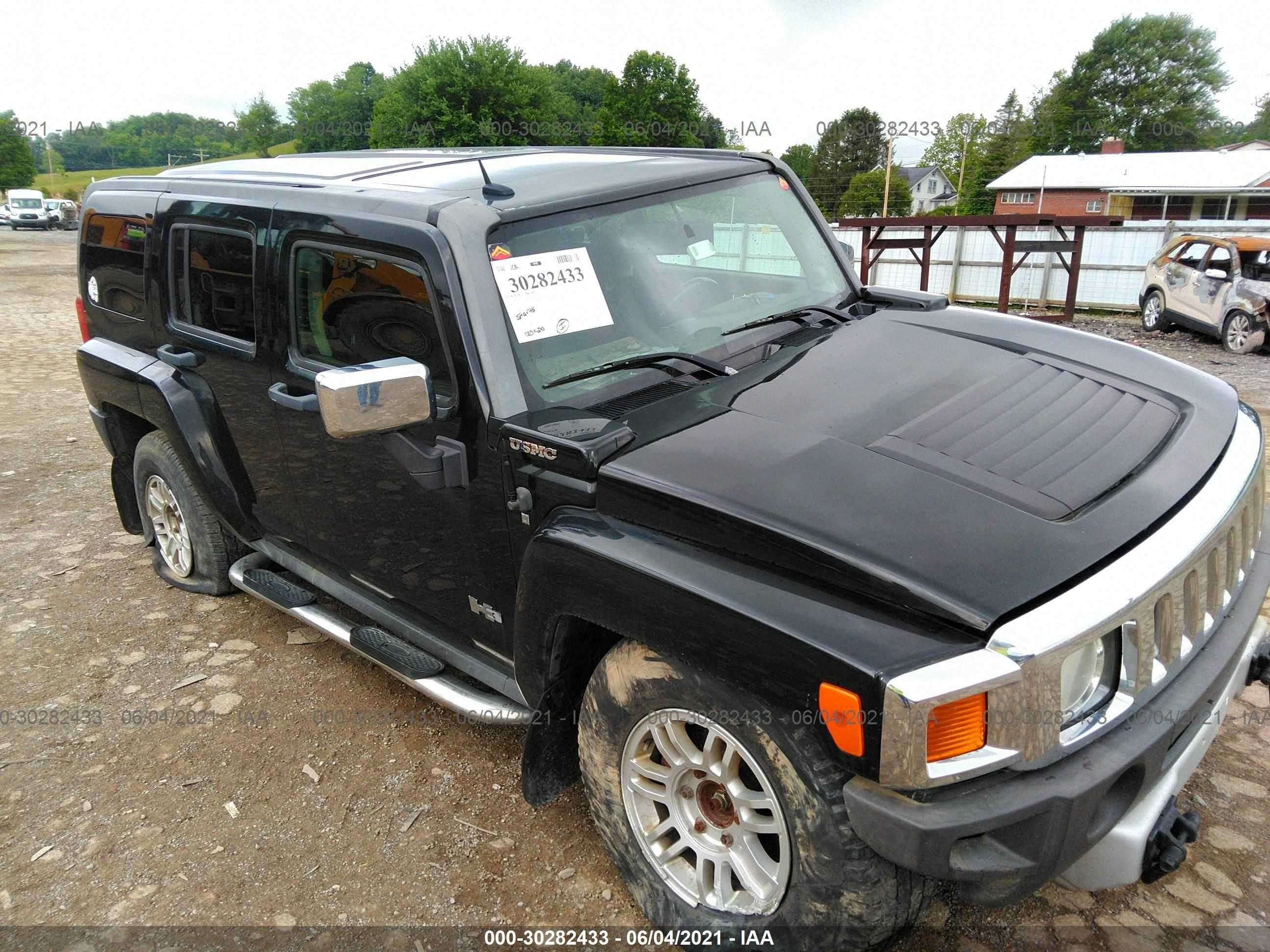 Photo 5 VIN: 5GTEN13E988155527 - HUMMER H3 